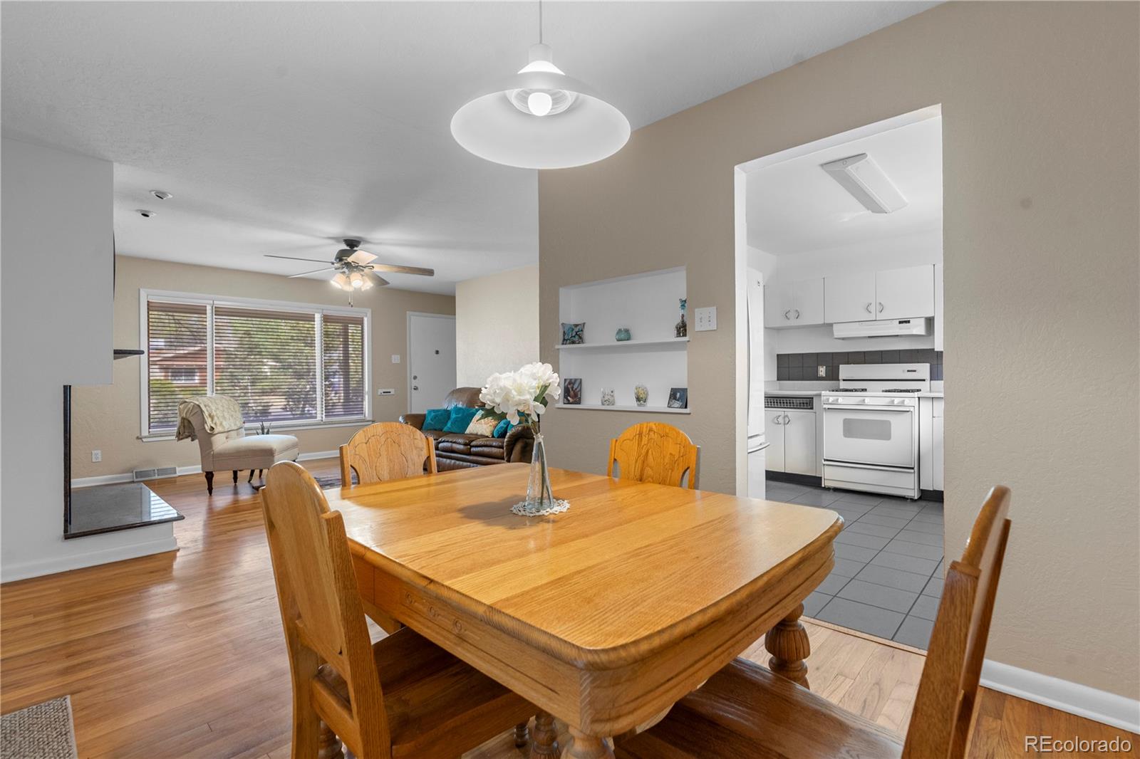 MLS Image #10 for 962 s holly street,denver, Colorado