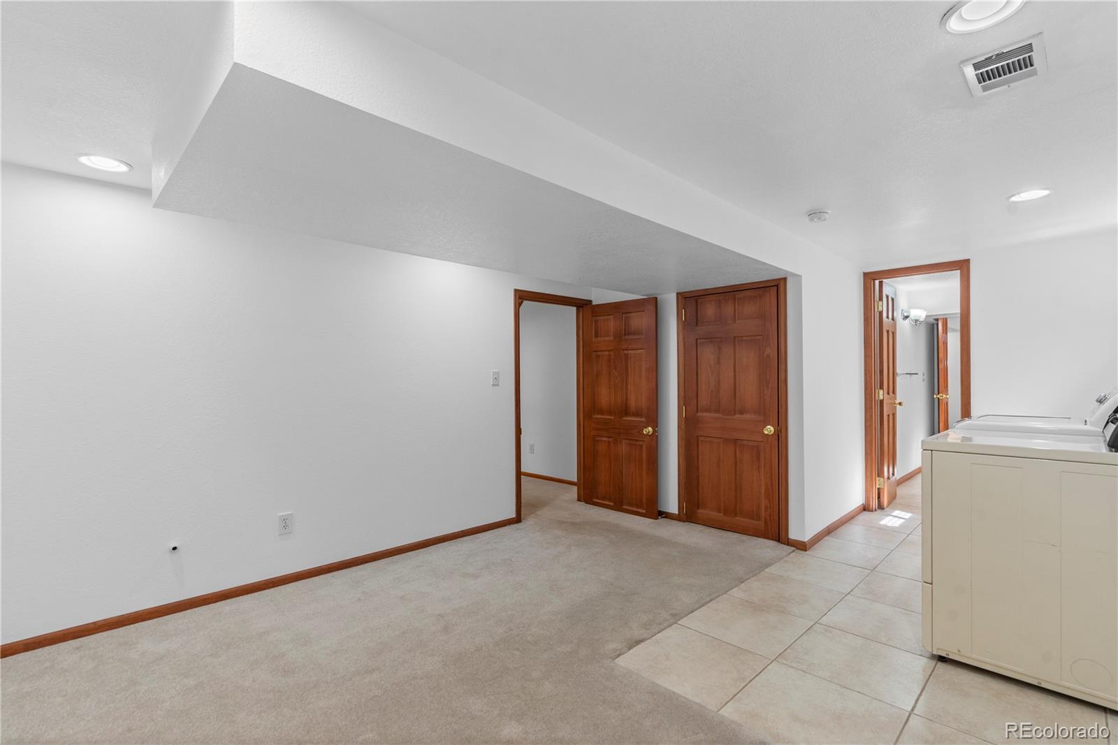 MLS Image #19 for 962 s holly street,denver, Colorado