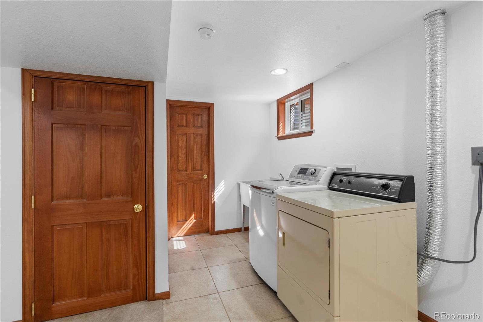 MLS Image #20 for 962 s holly street,denver, Colorado