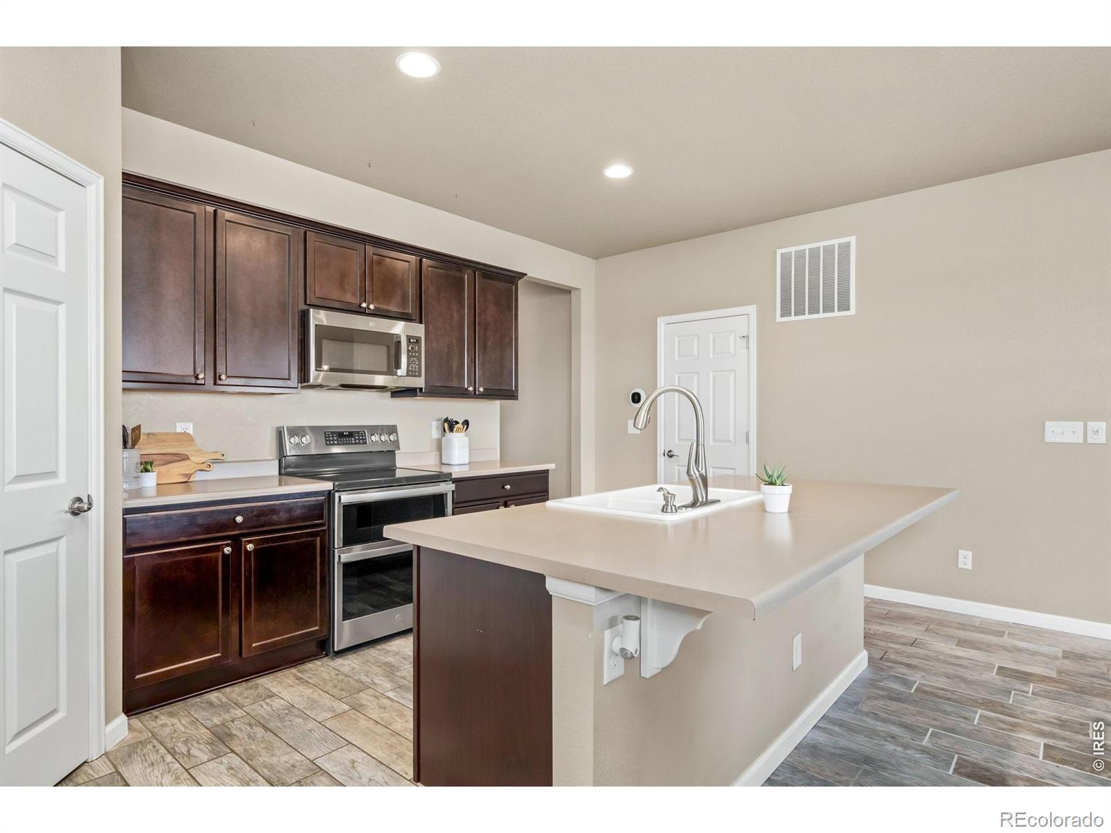 MLS Image #12 for 10398  stagecoach avenue,firestone, Colorado