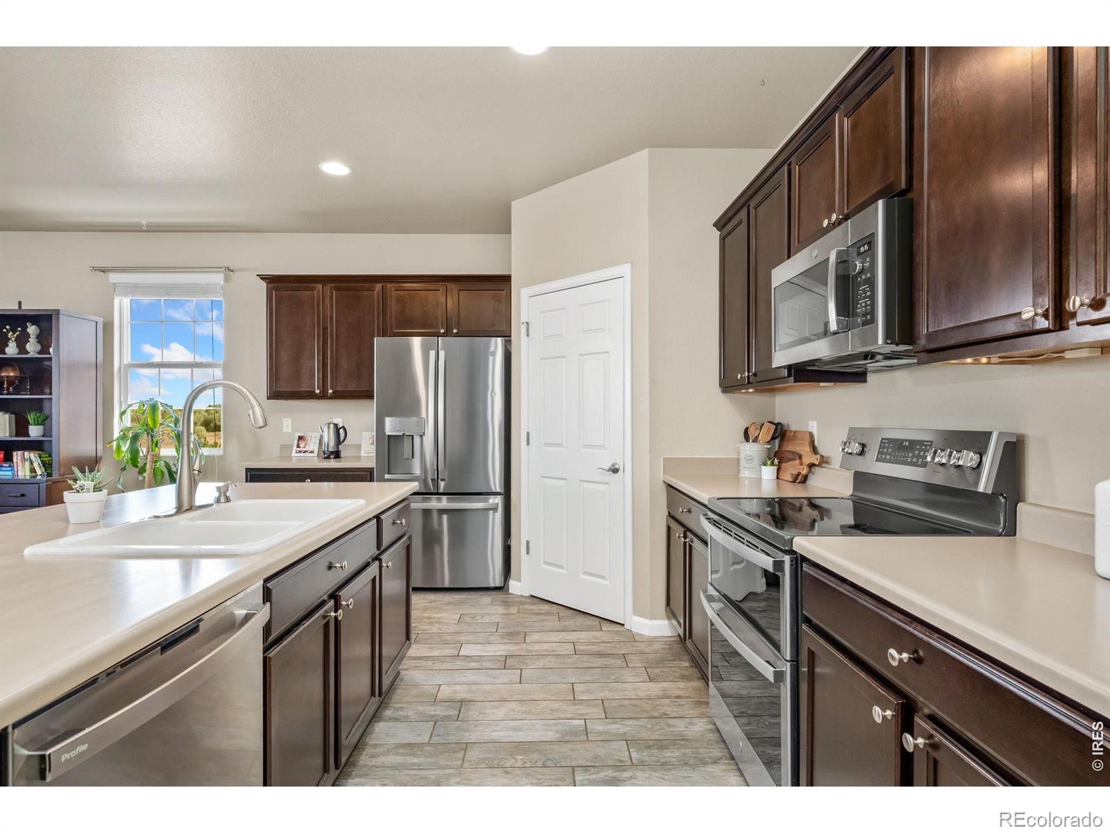 MLS Image #14 for 10398  stagecoach avenue,firestone, Colorado