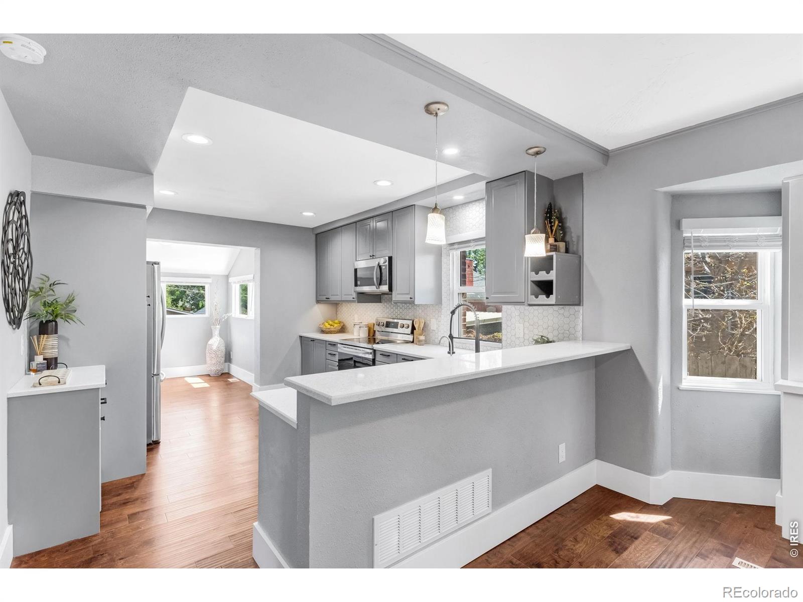 MLS Image #6 for 4410 n clay street,denver, Colorado