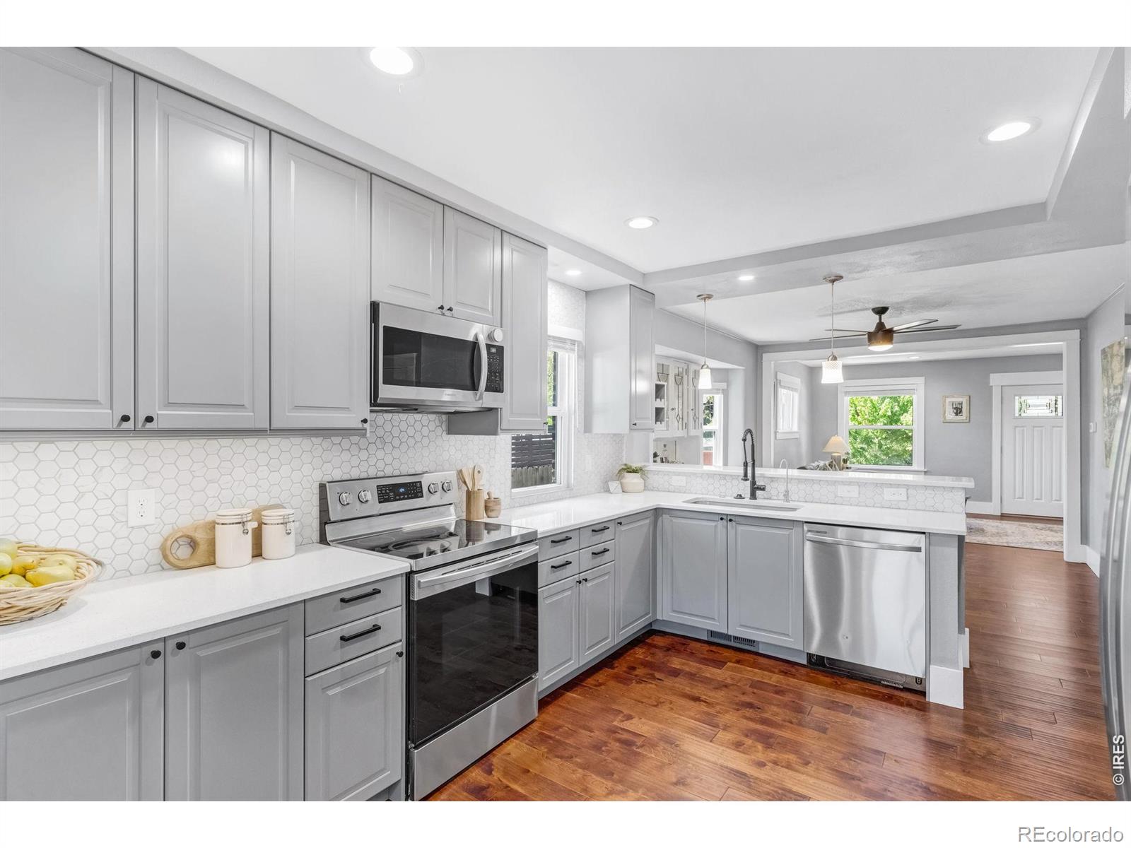 MLS Image #8 for 4410 n clay street,denver, Colorado