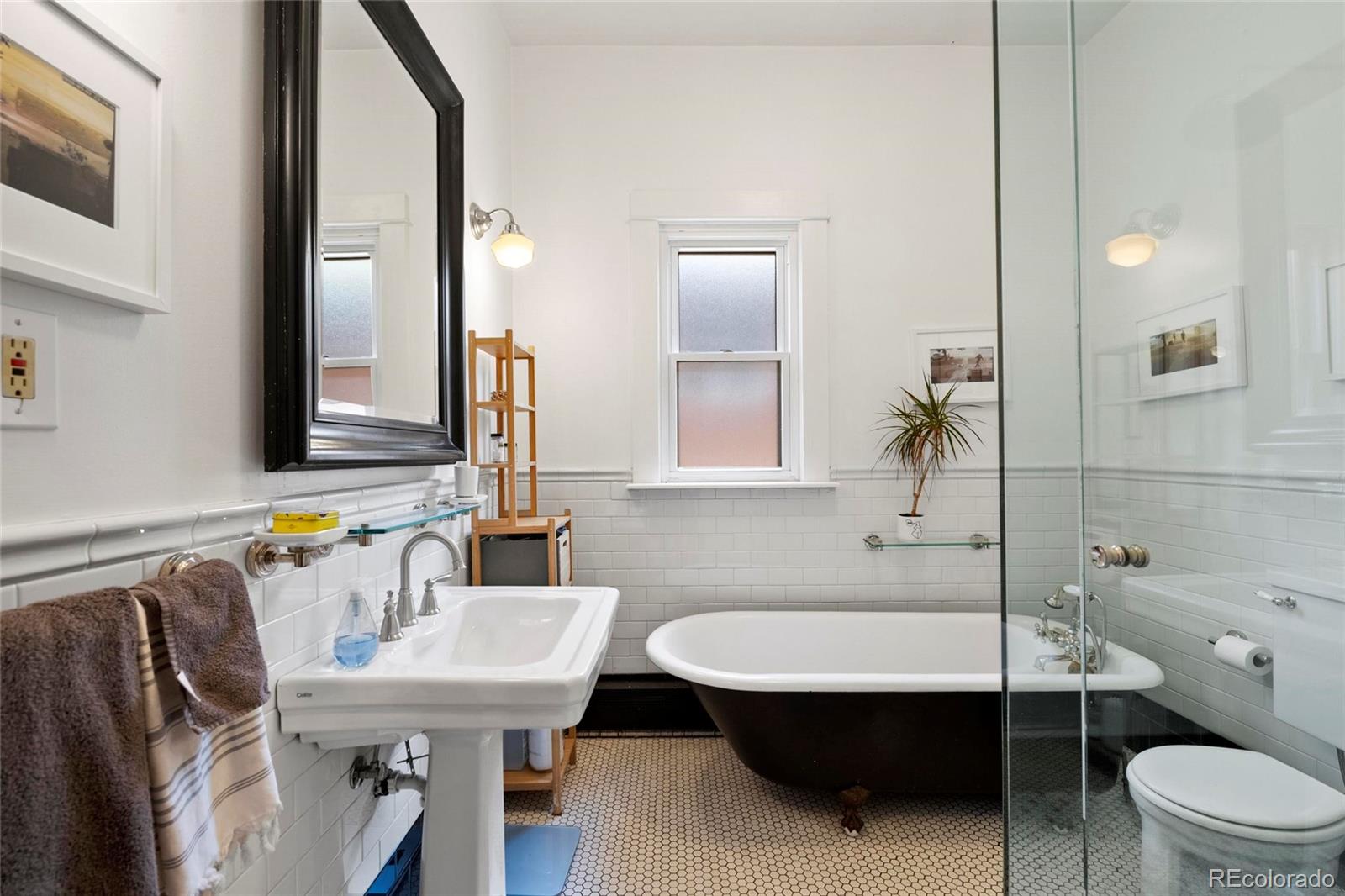 MLS Image #15 for 328 s lincoln street,denver, Colorado