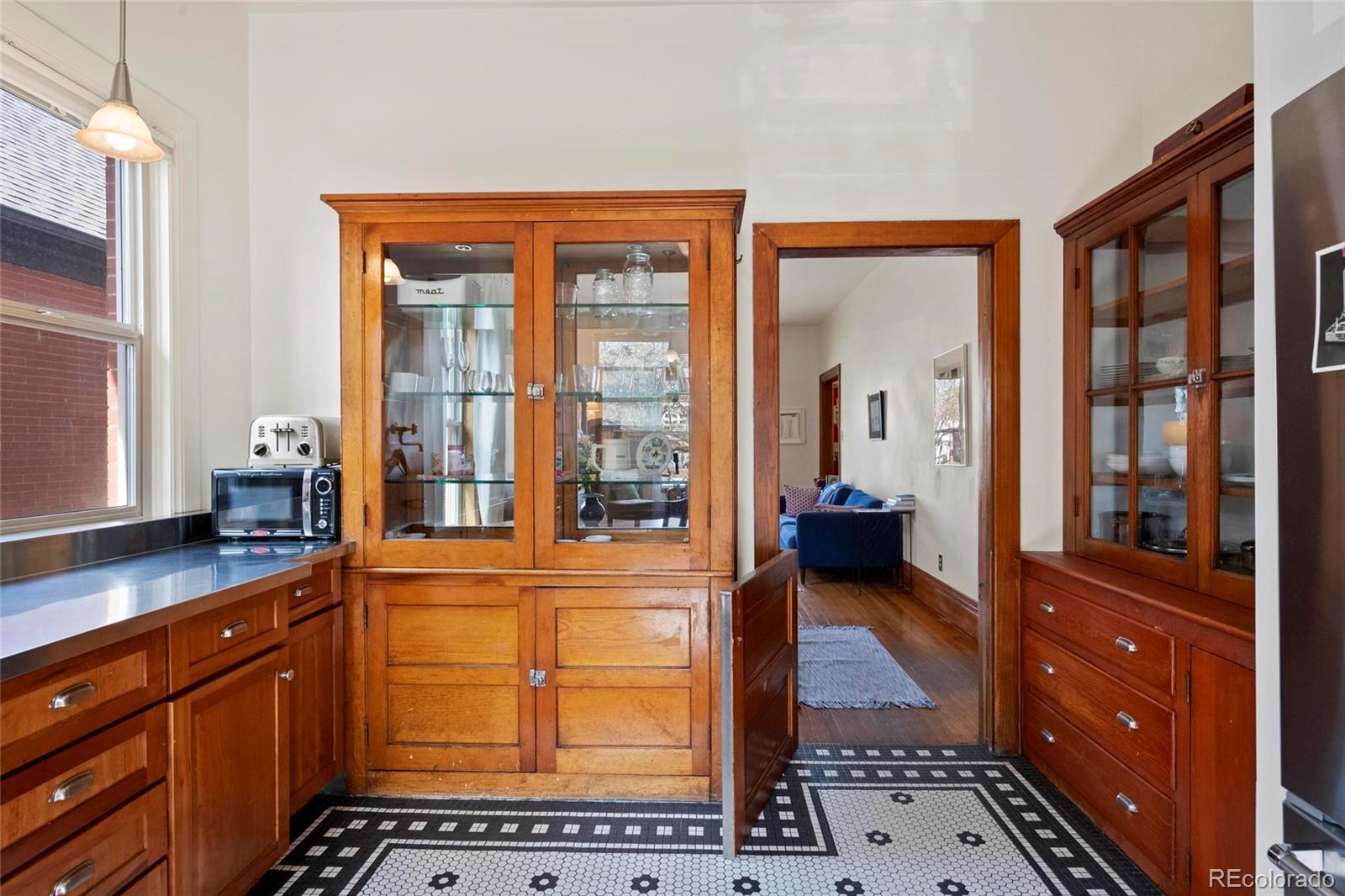 MLS Image #22 for 328 s lincoln street,denver, Colorado