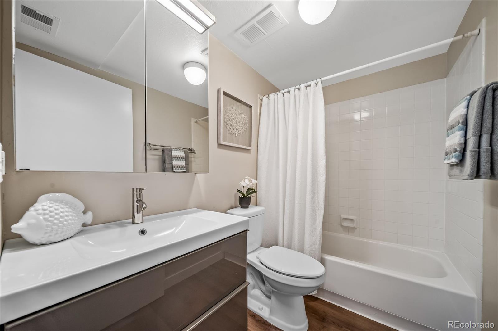 MLS Image #20 for 7665 e eastman avenue,denver, Colorado