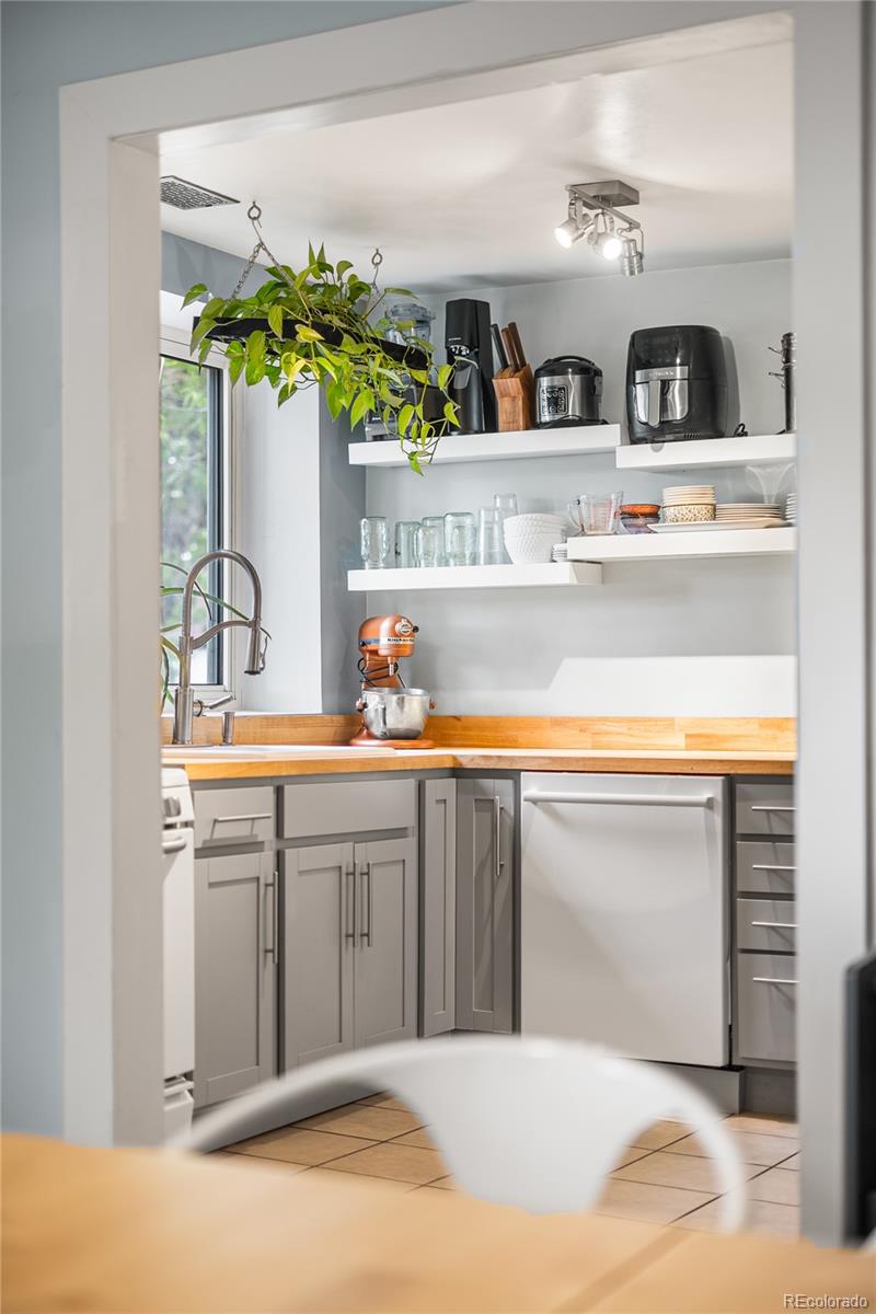 MLS Image #5 for 2600 w 42nd avenue,denver, Colorado