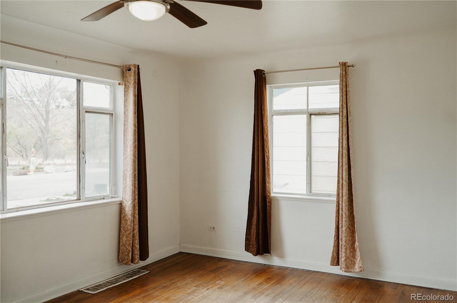 MLS Image #2 for 5  stuart street,denver, Colorado