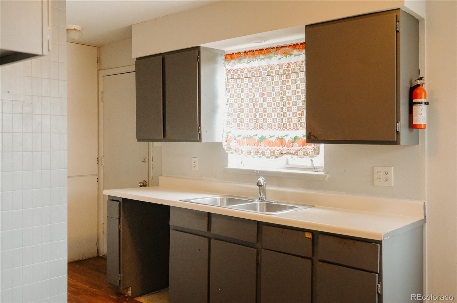 MLS Image #4 for 5  stuart street,denver, Colorado