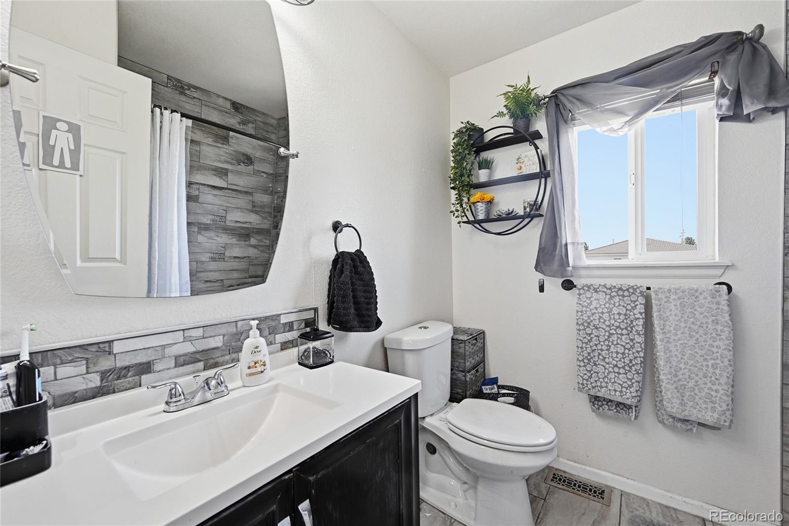 MLS Image #13 for 4335  lyndenwood point,highlands ranch, Colorado
