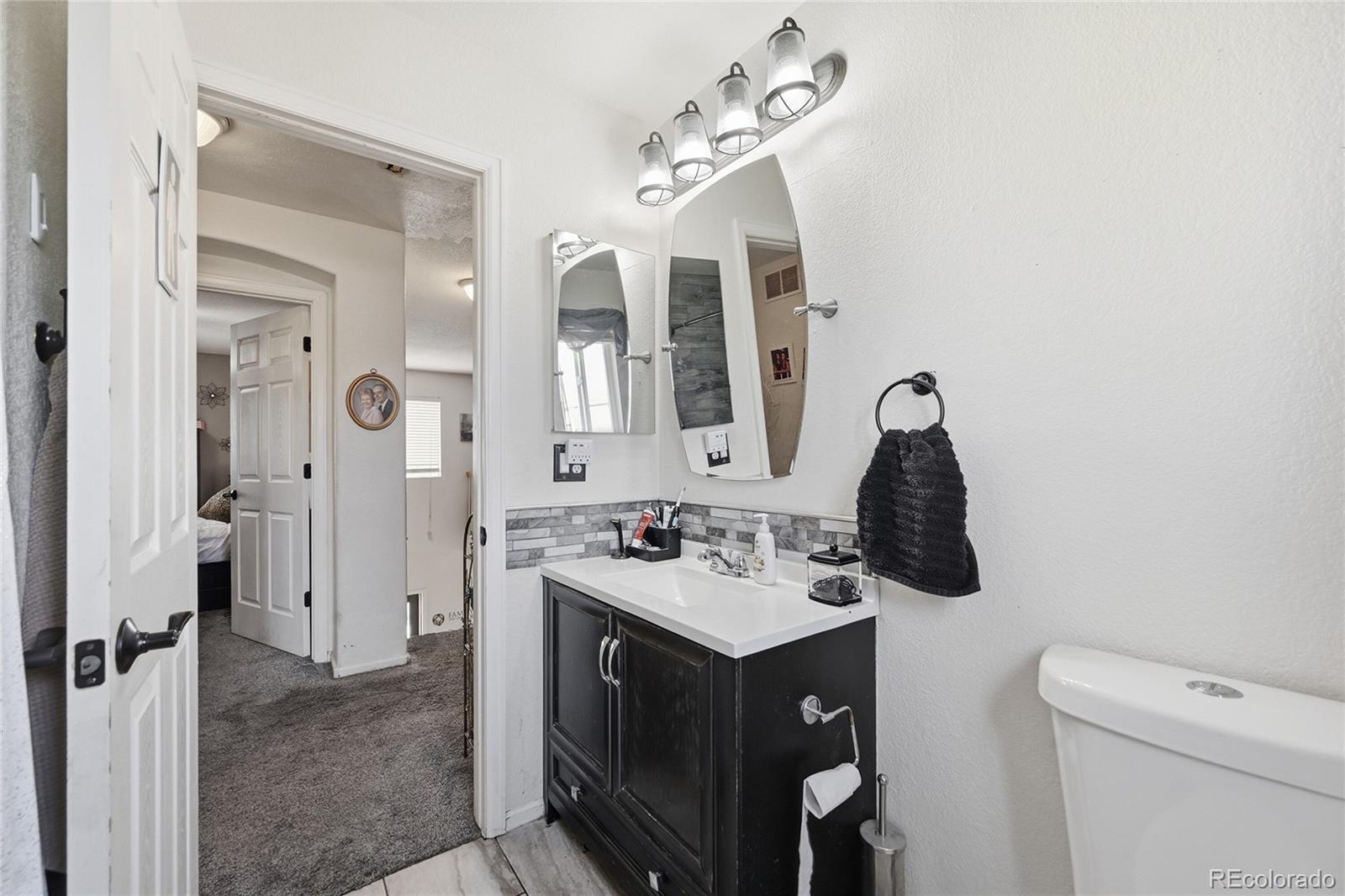MLS Image #14 for 4335  lyndenwood point,highlands ranch, Colorado