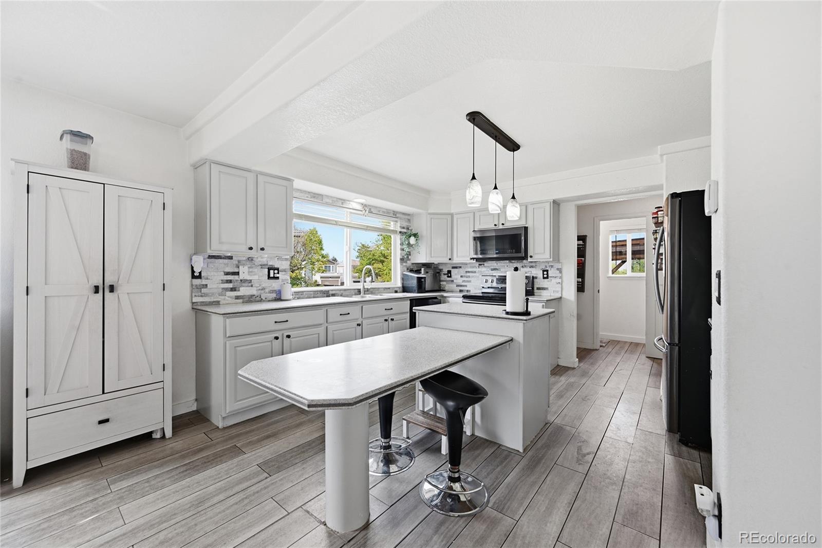 MLS Image #2 for 4335  lyndenwood point,highlands ranch, Colorado