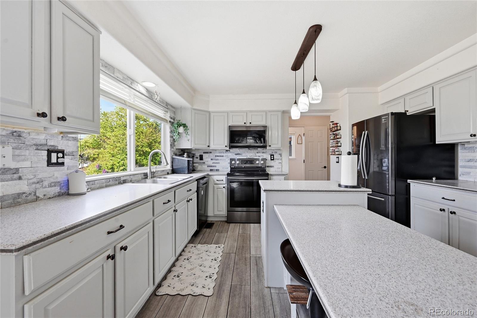 MLS Image #3 for 4335  lyndenwood point,highlands ranch, Colorado