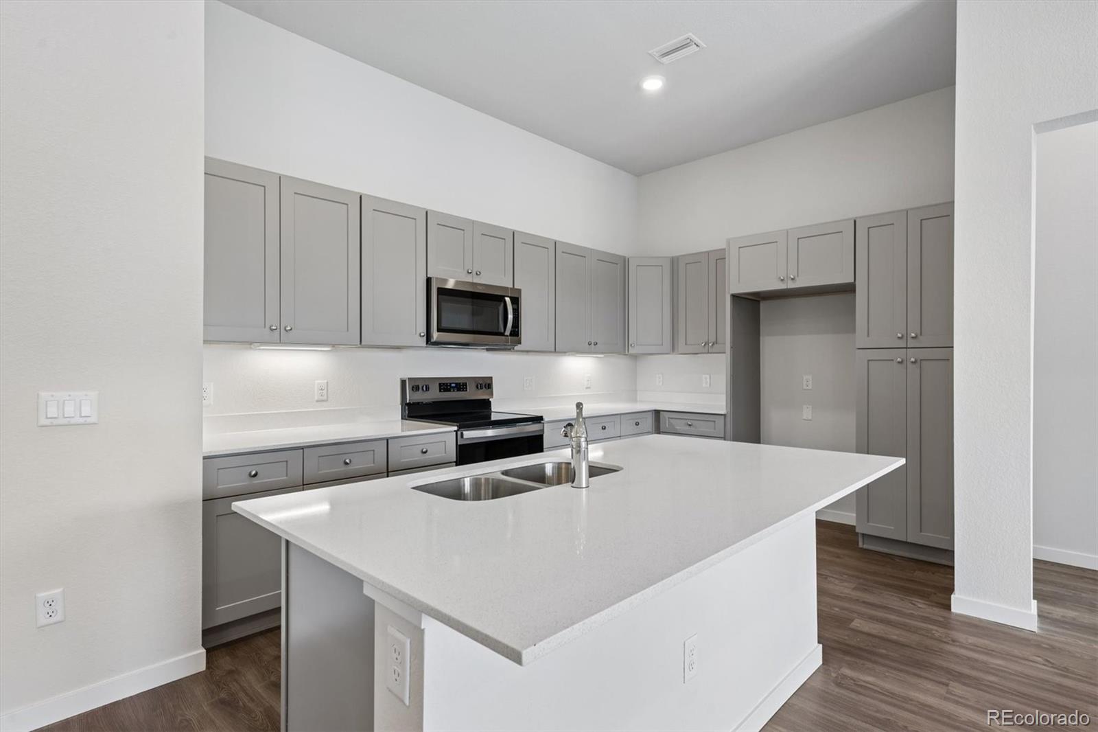 MLS Image #5 for 483  interlocken boulevard 102,broomfield, Colorado