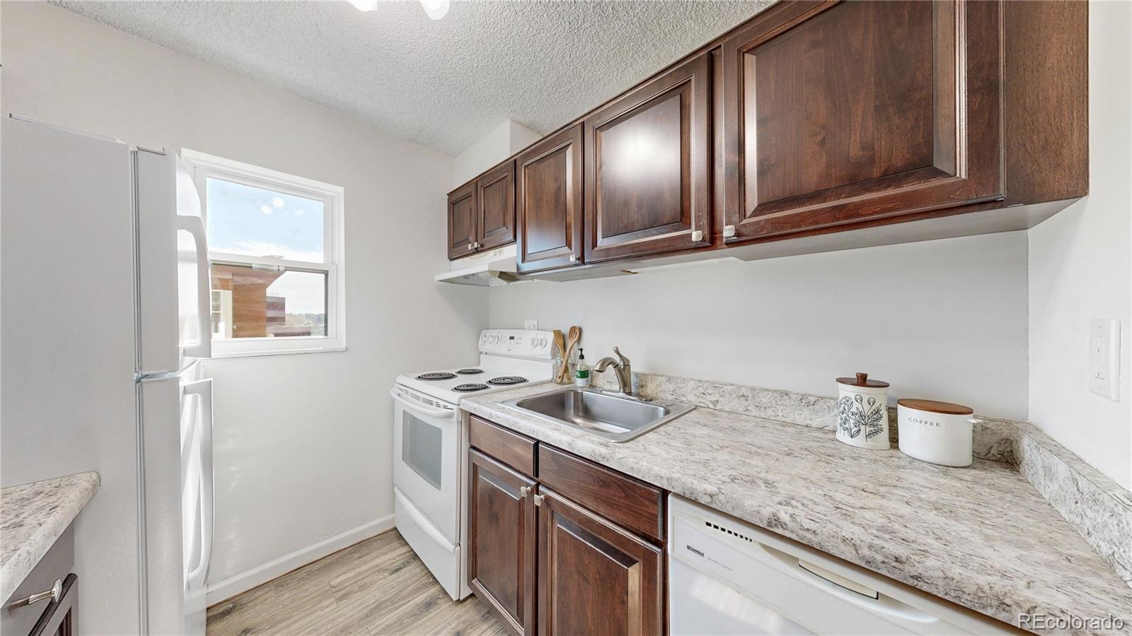 MLS Image #5 for 2  adams street,denver, Colorado