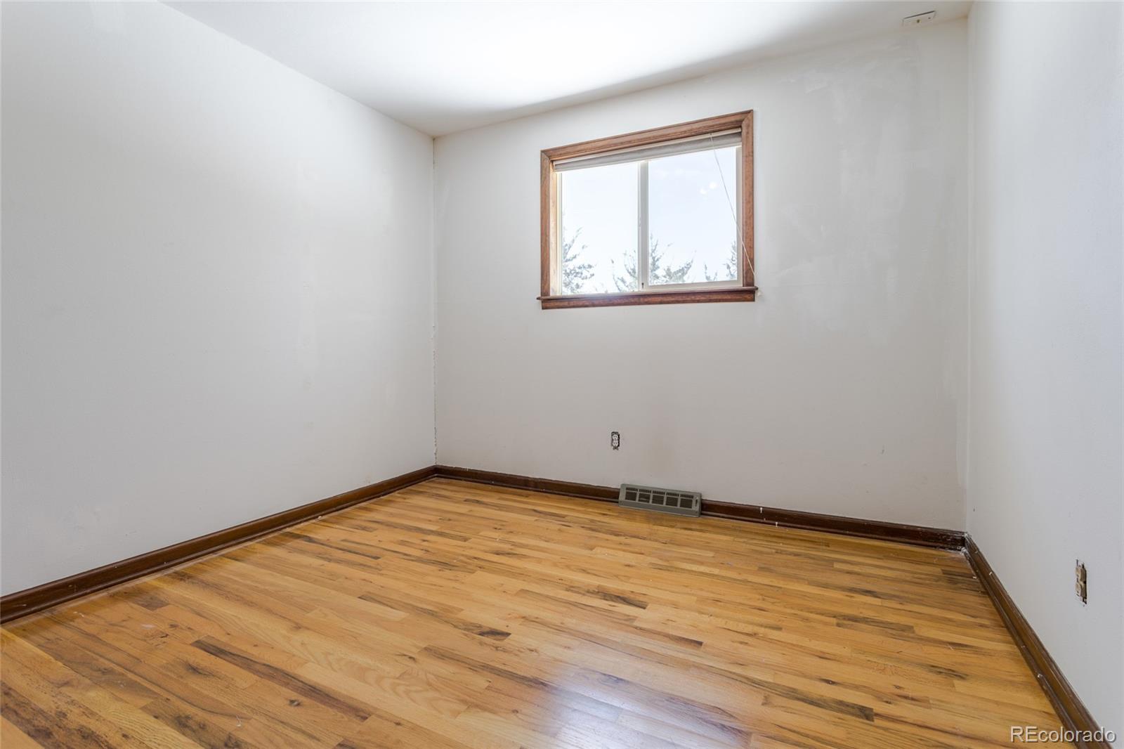 MLS Image #13 for 425 s uvalda circle,aurora, Colorado