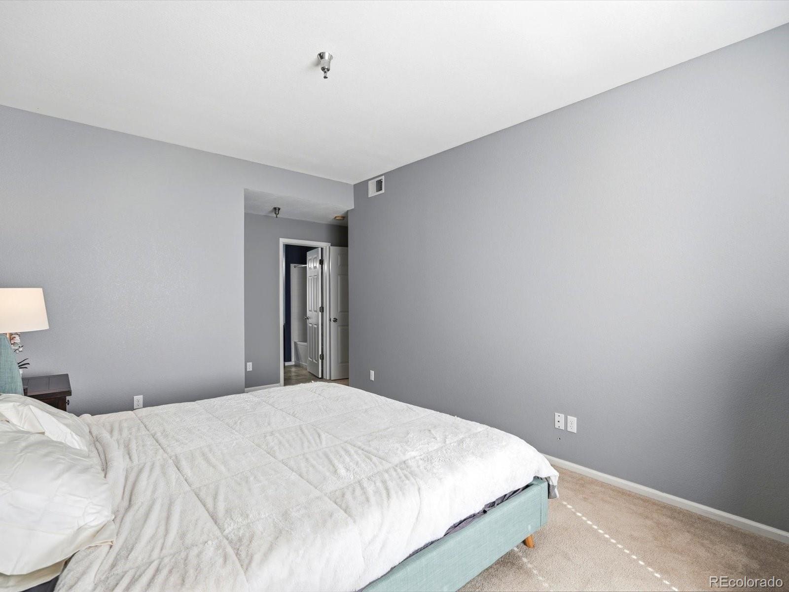 MLS Image #15 for 2575 s syracuse way h202,denver, Colorado
