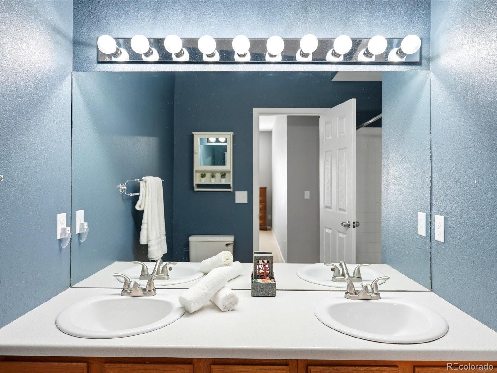 MLS Image #19 for 2575 s syracuse way h202,denver, Colorado