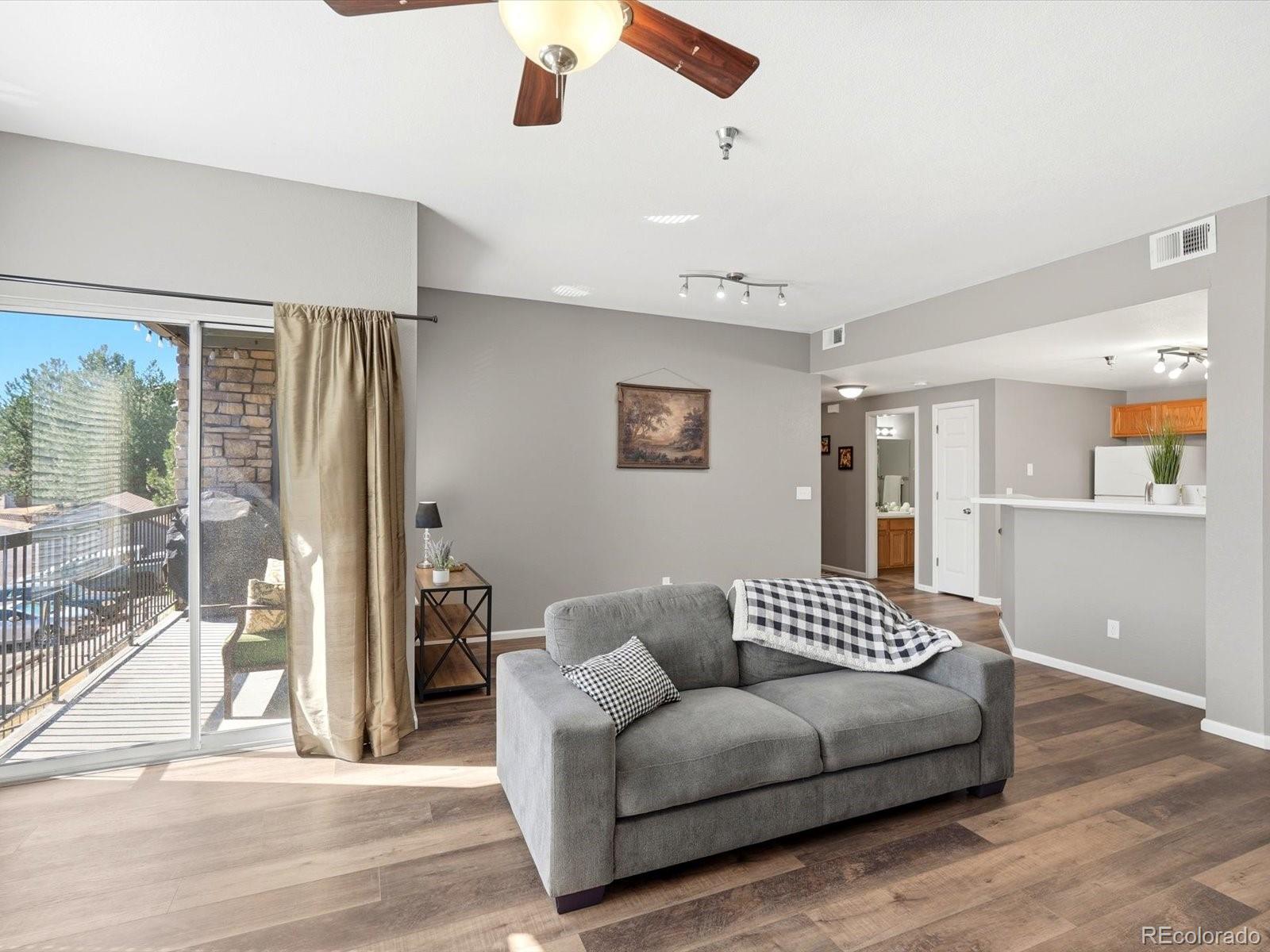 MLS Image #25 for 2575 s syracuse way h202,denver, Colorado