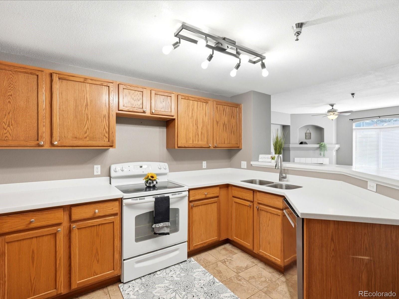 MLS Image #3 for 2575 s syracuse way h202,denver, Colorado