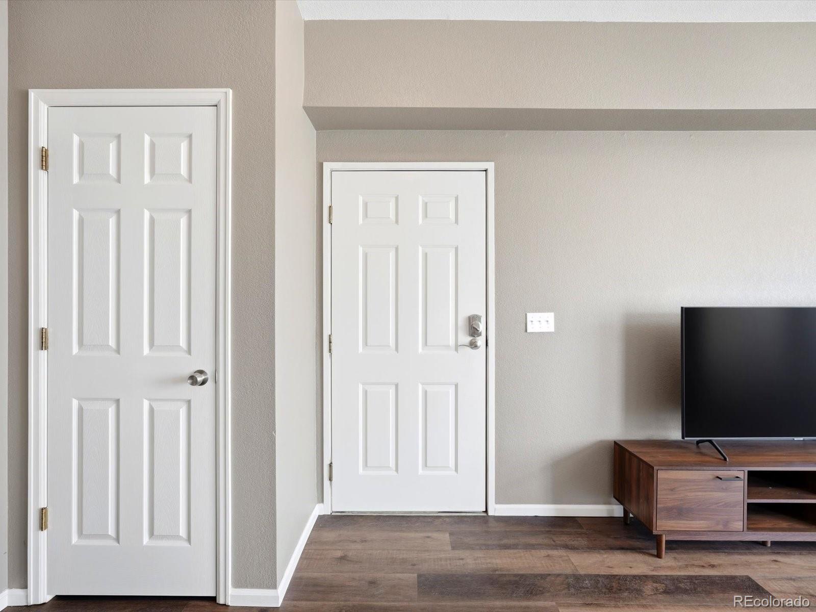 MLS Image #33 for 2575 s syracuse way h202,denver, Colorado
