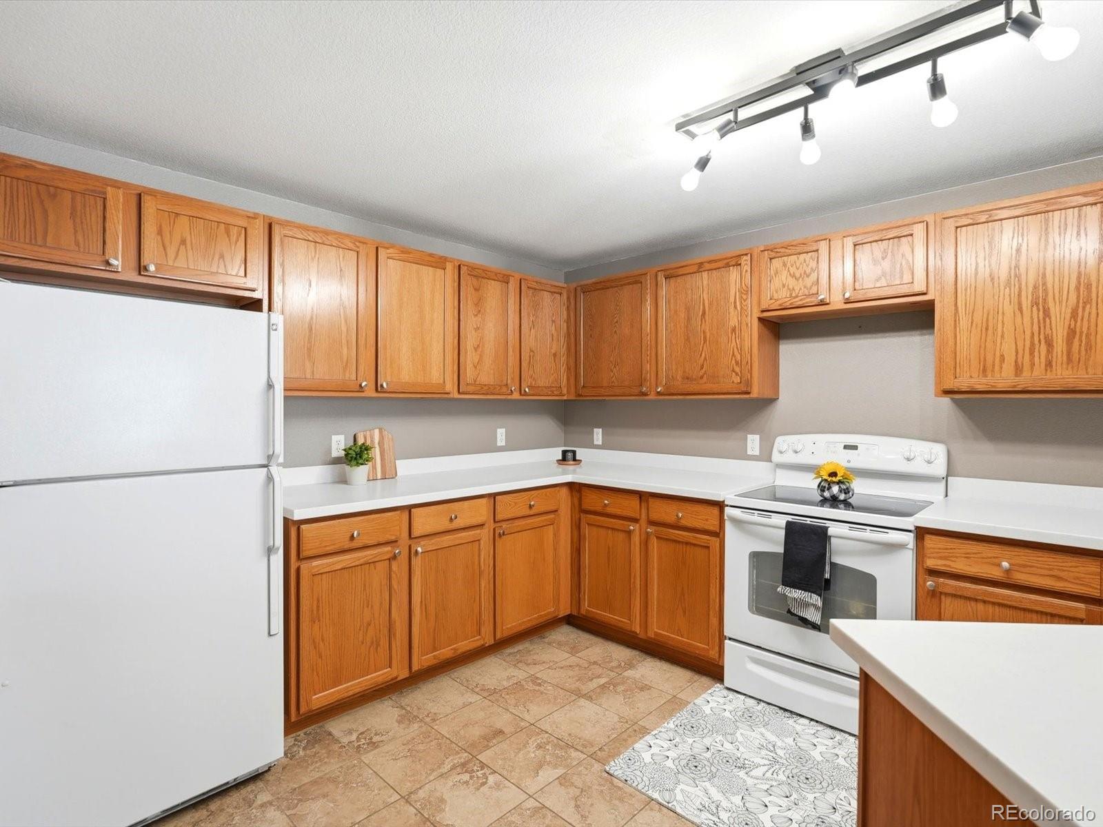 MLS Image #4 for 2575 s syracuse way h202,denver, Colorado