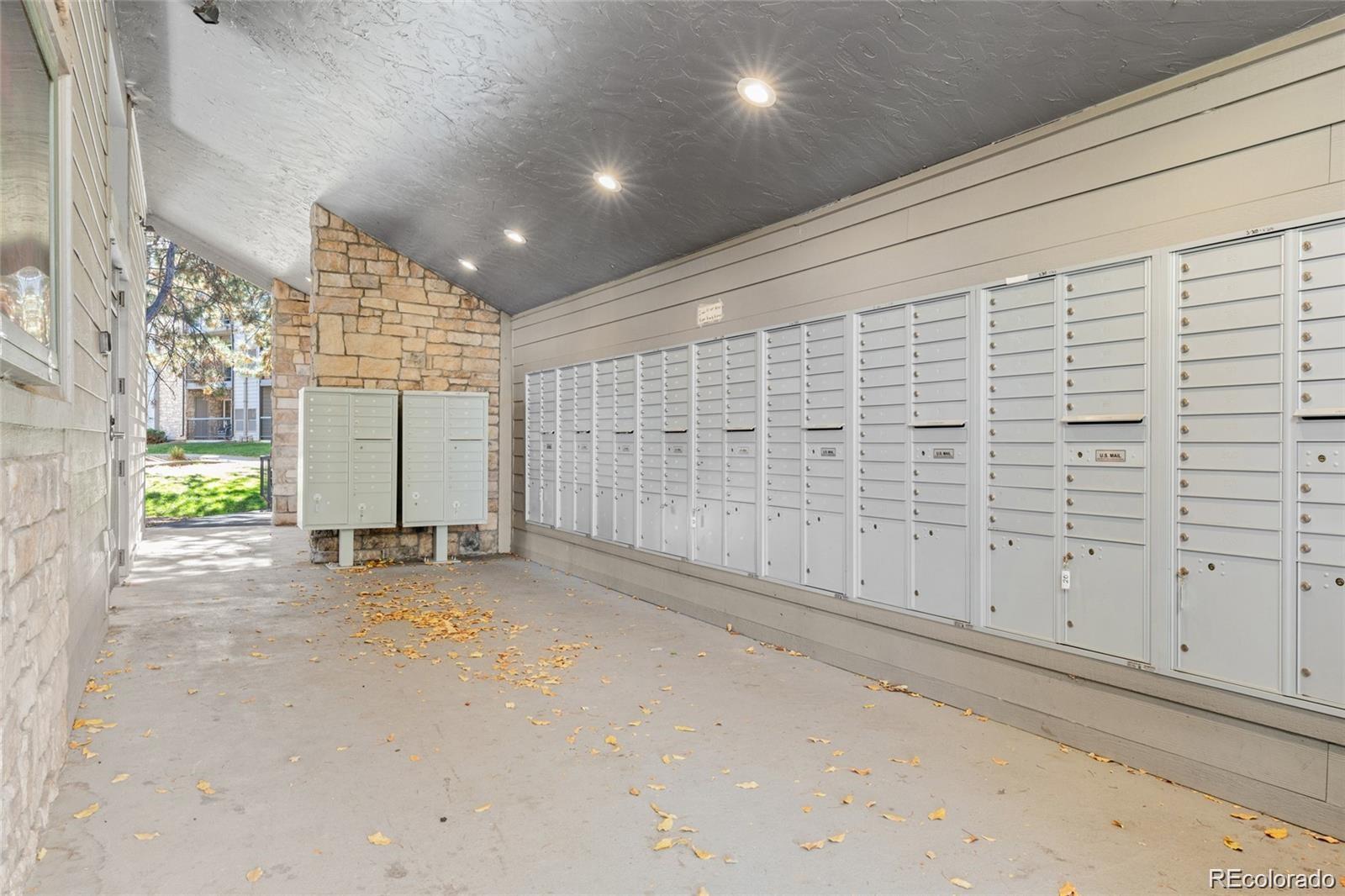 MLS Image #43 for 2575 s syracuse way h202,denver, Colorado