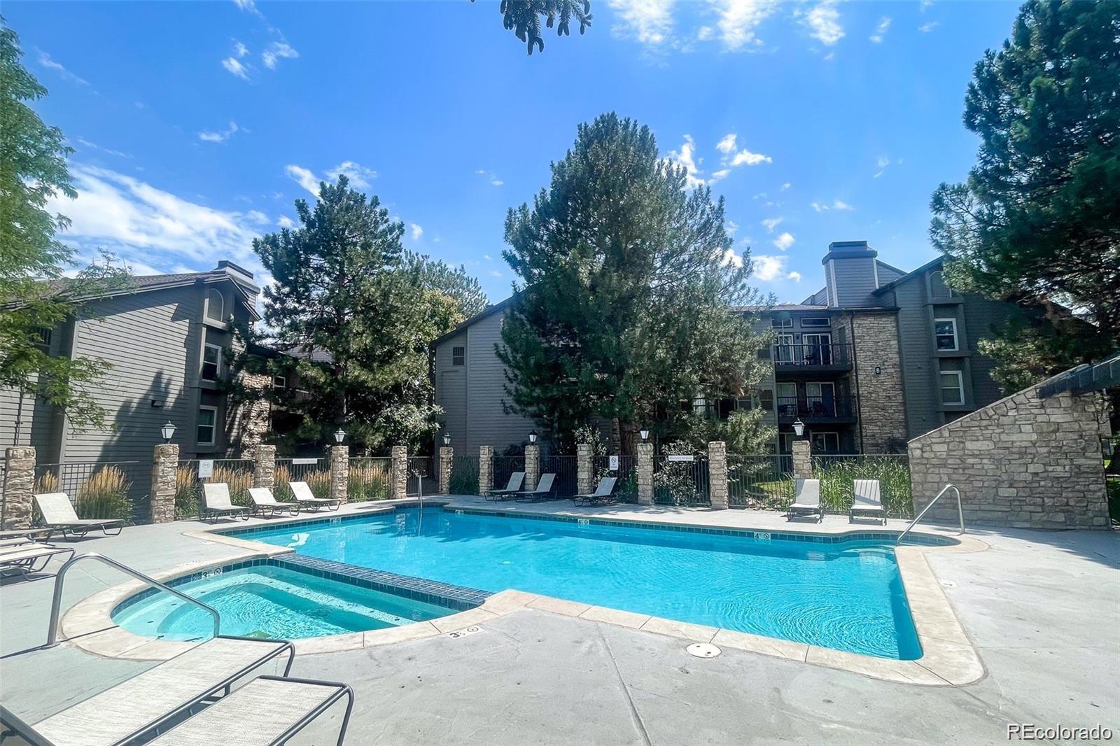 MLS Image #46 for 2575 s syracuse way h202,denver, Colorado