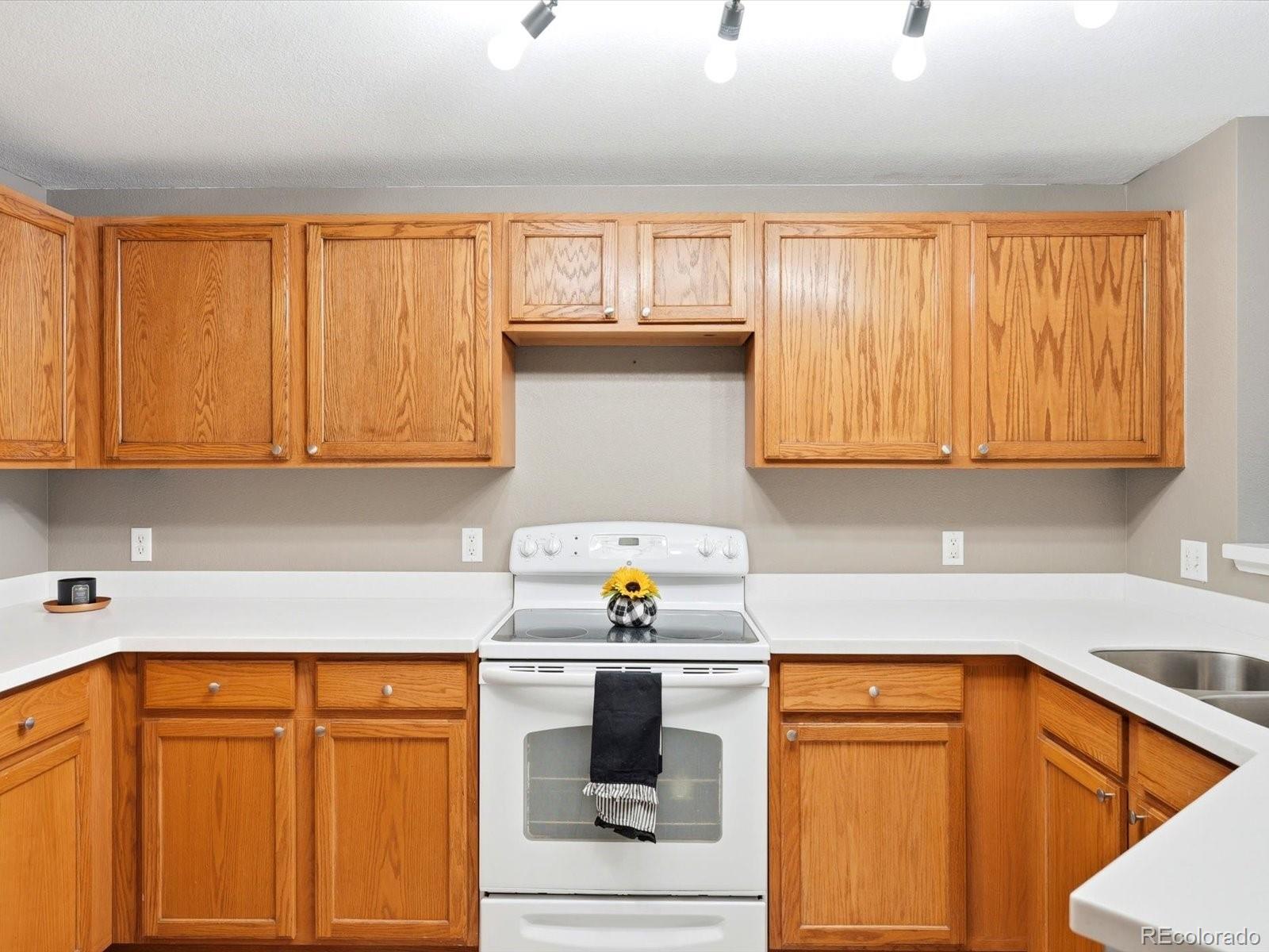 MLS Image #5 for 2575 s syracuse way h202,denver, Colorado