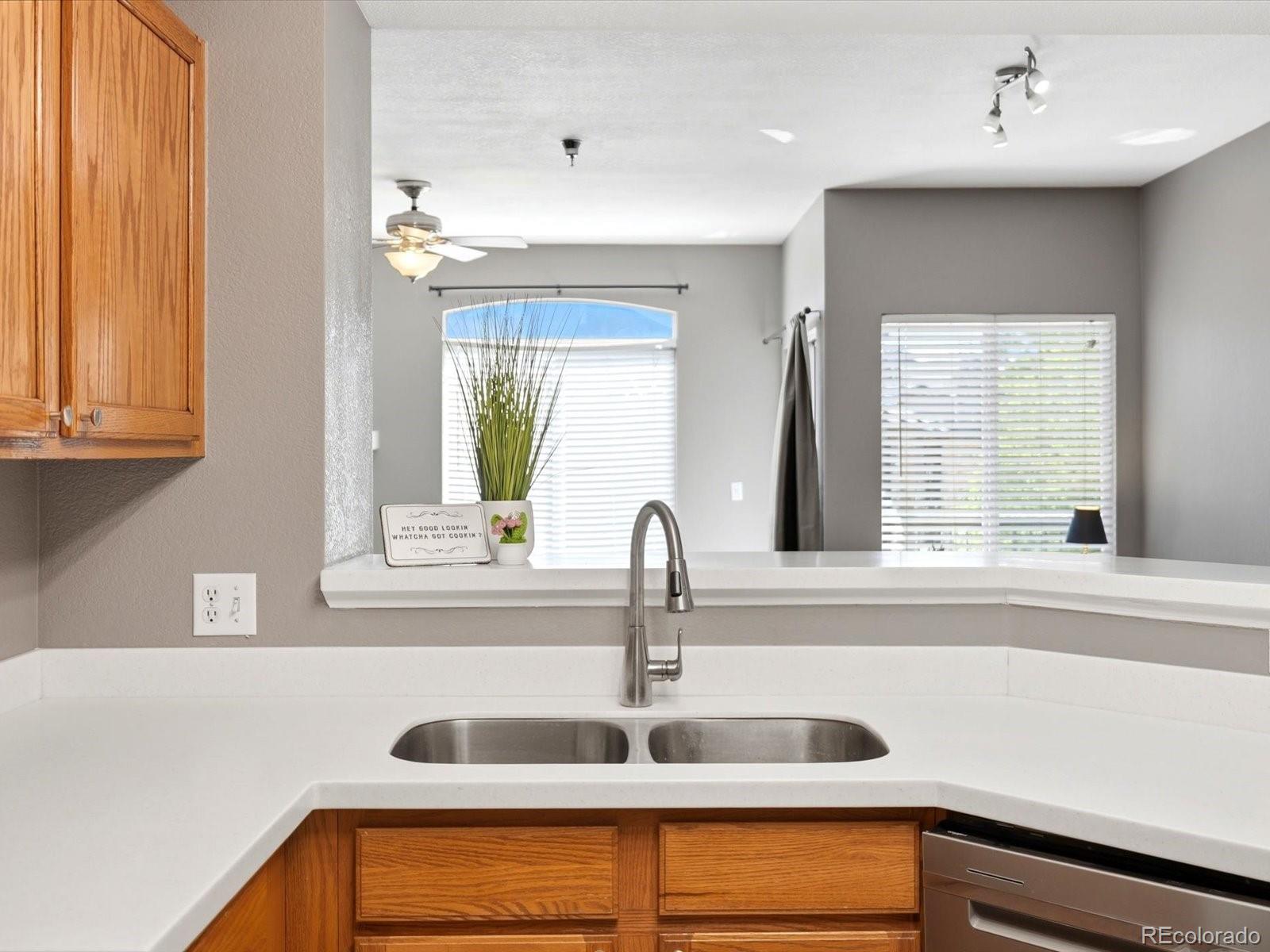 MLS Image #8 for 2575 s syracuse way h202,denver, Colorado