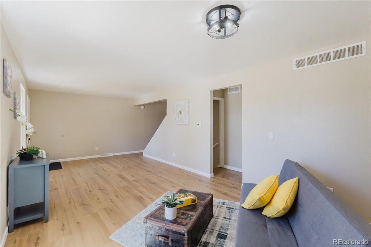 MLS Image #4 for 4767 s olathe street,aurora, Colorado