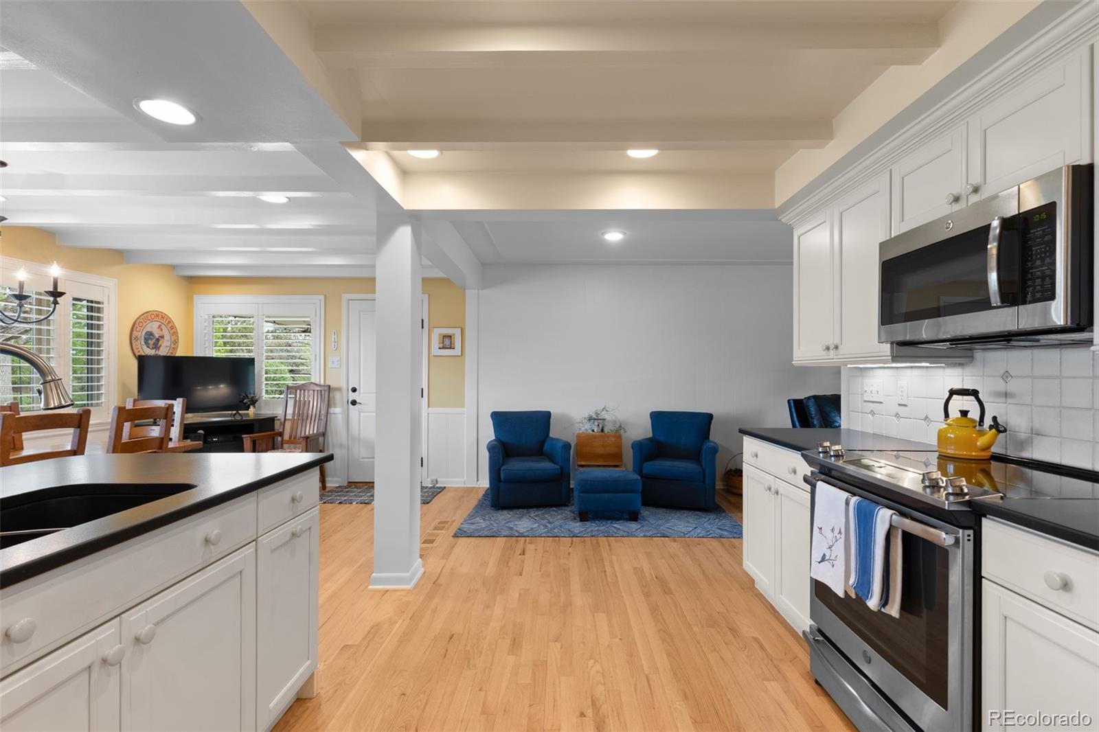 MLS Image #15 for 3047 s holly place,denver, Colorado