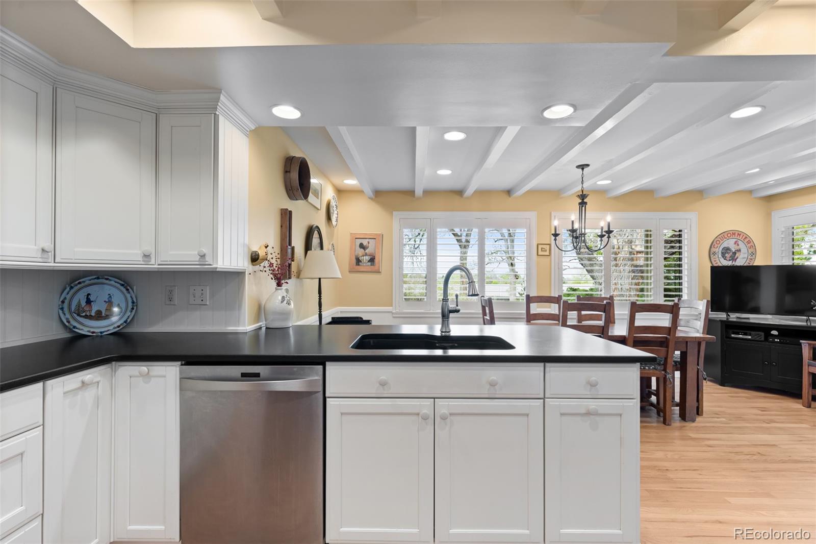 MLS Image #16 for 3047 s holly place,denver, Colorado