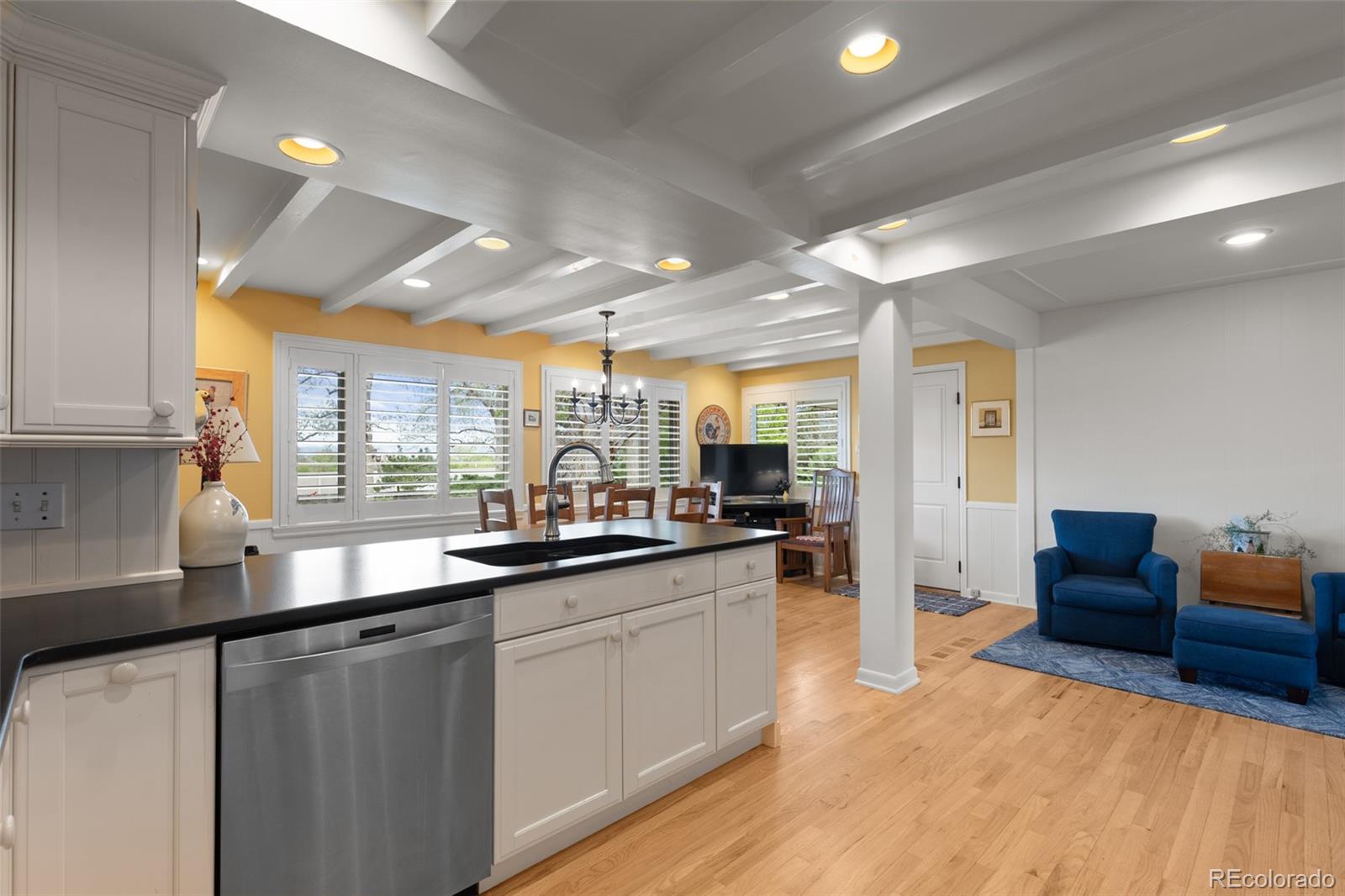 MLS Image #18 for 3047 s holly place,denver, Colorado