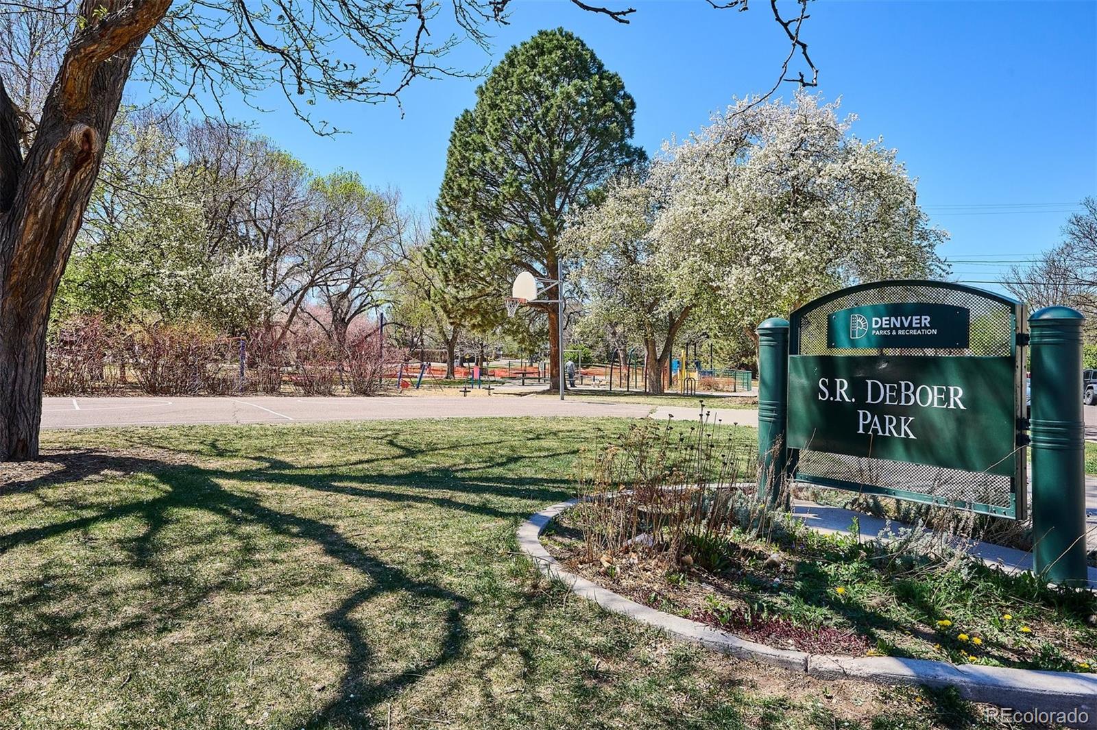 MLS Image #13 for 2500 s york street,denver, Colorado