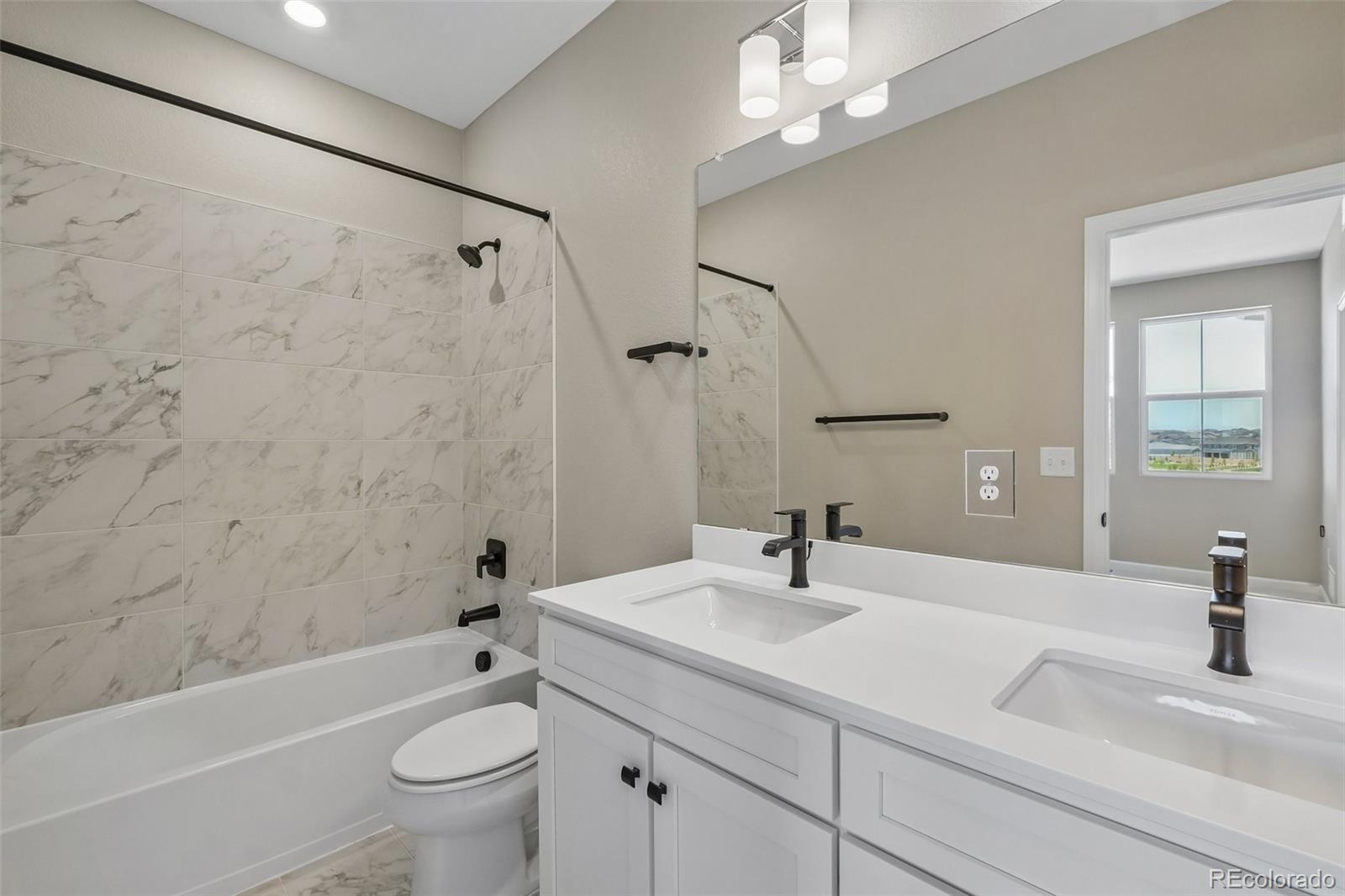 MLS Image #13 for 24406 e 35th drive,aurora, Colorado