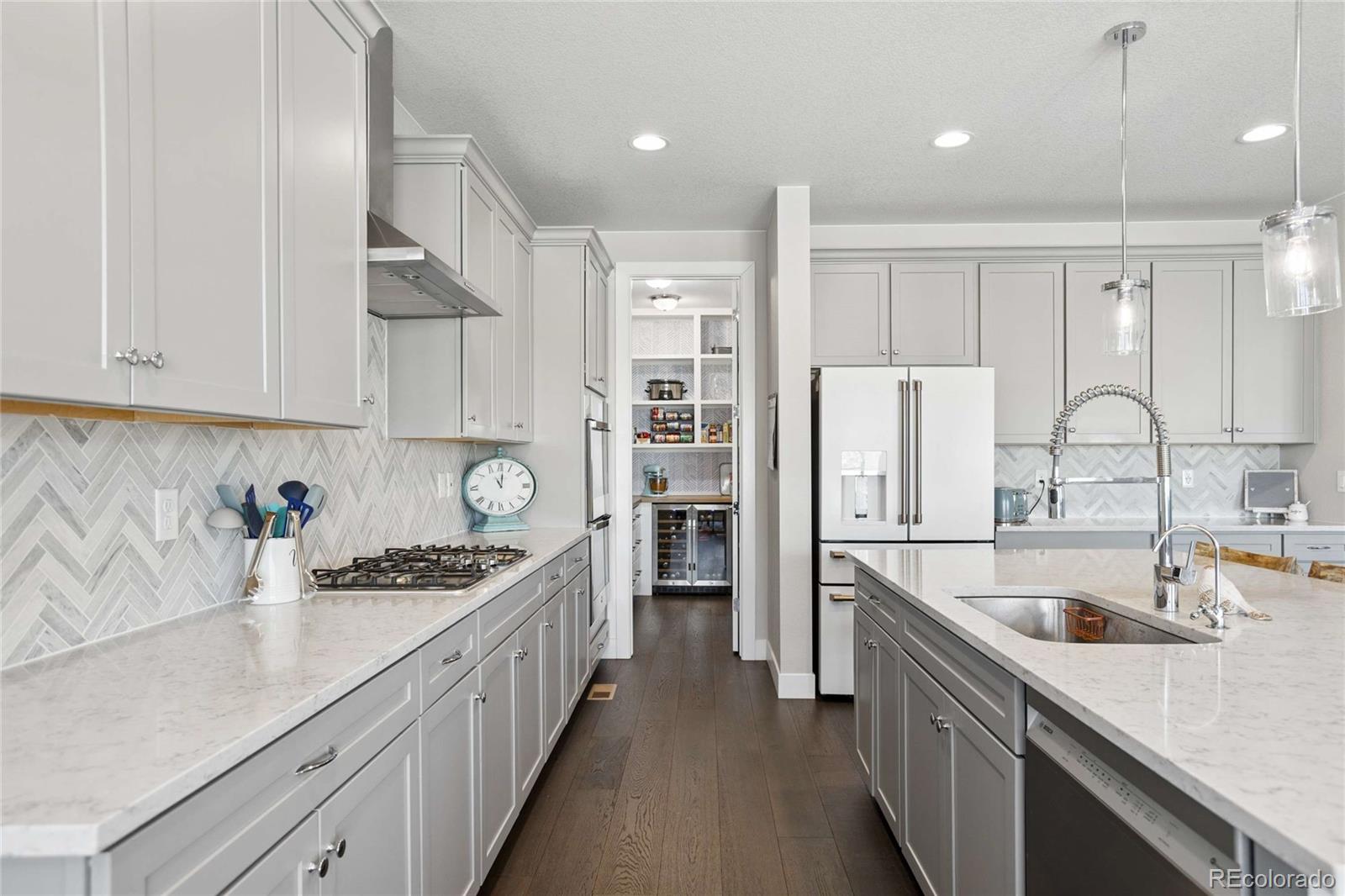MLS Image #10 for 7125 s uriah street,aurora, Colorado