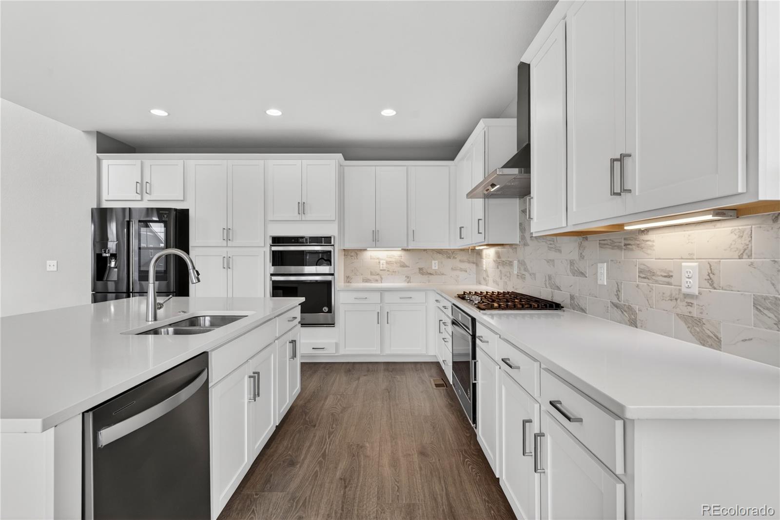 MLS Image #10 for 127 n oak hill way,aurora, Colorado