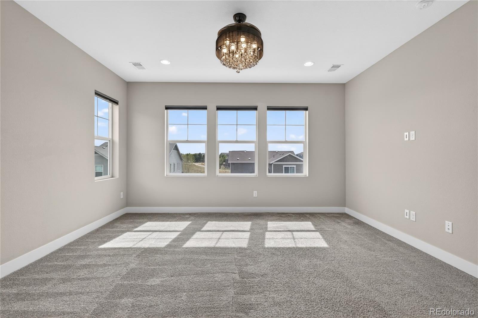 MLS Image #19 for 127 n oak hill way,aurora, Colorado