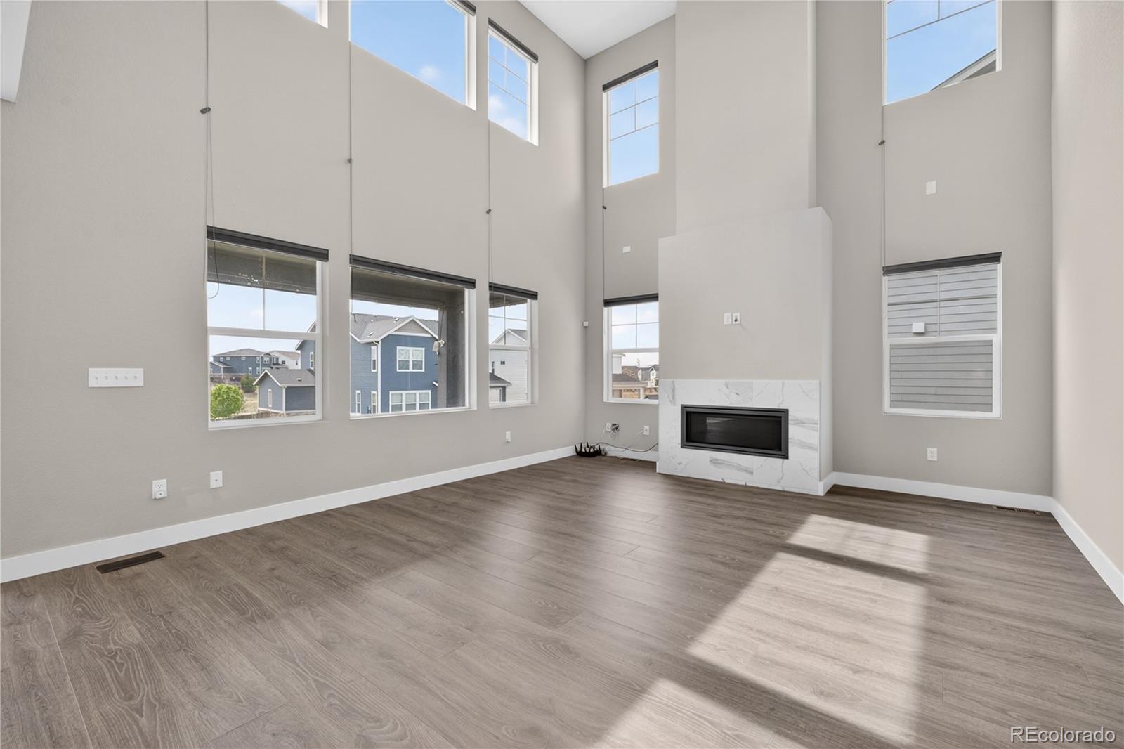 MLS Image #6 for 127 n oak hill way,aurora, Colorado