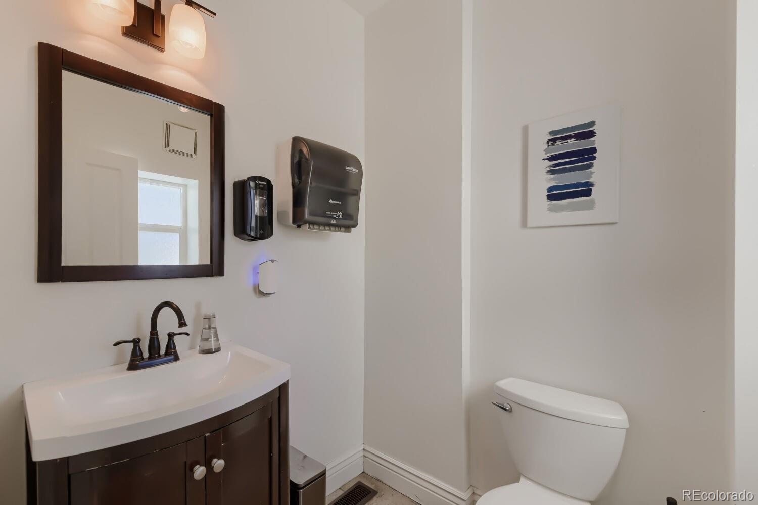 MLS Image #21 for 1960 n clarkson street,denver, Colorado