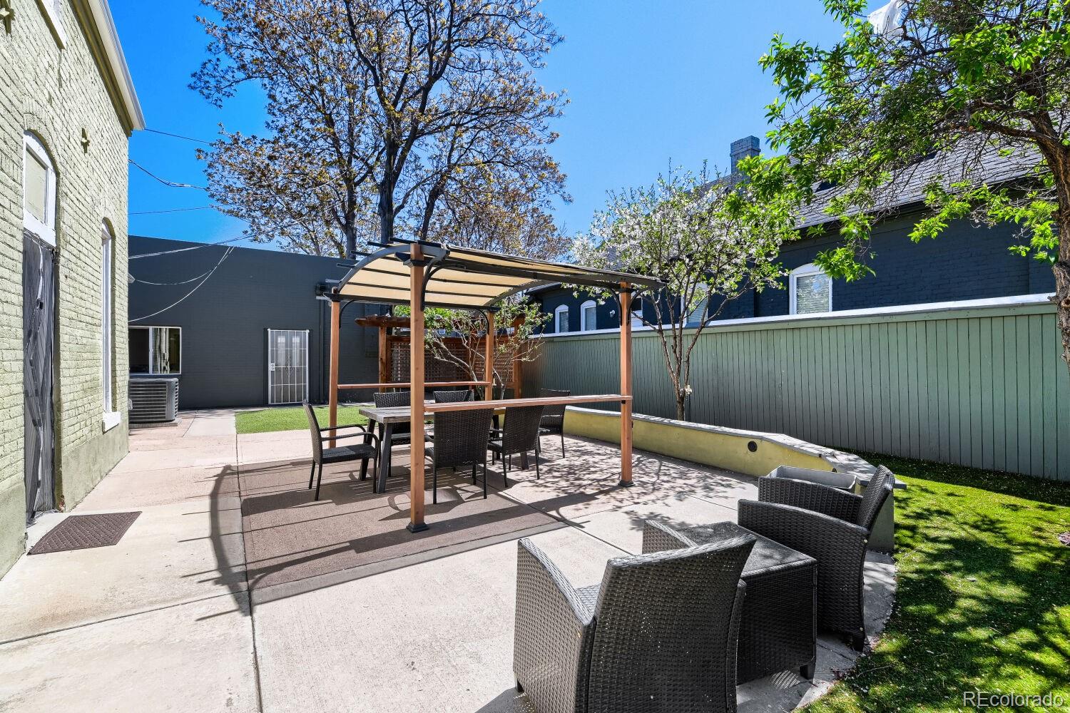 MLS Image #24 for 1960 n clarkson street,denver, Colorado