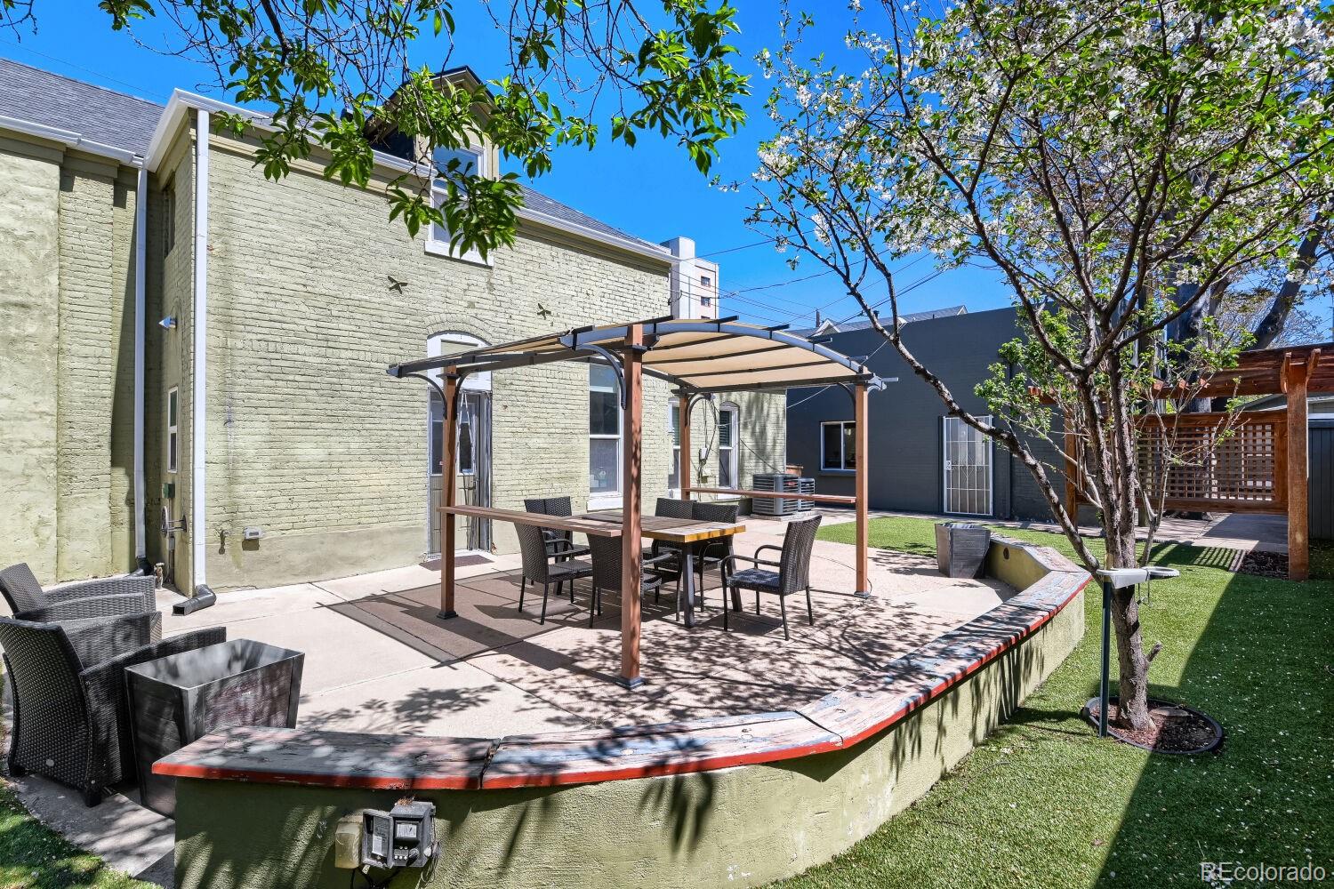 MLS Image #26 for 1960 n clarkson street,denver, Colorado
