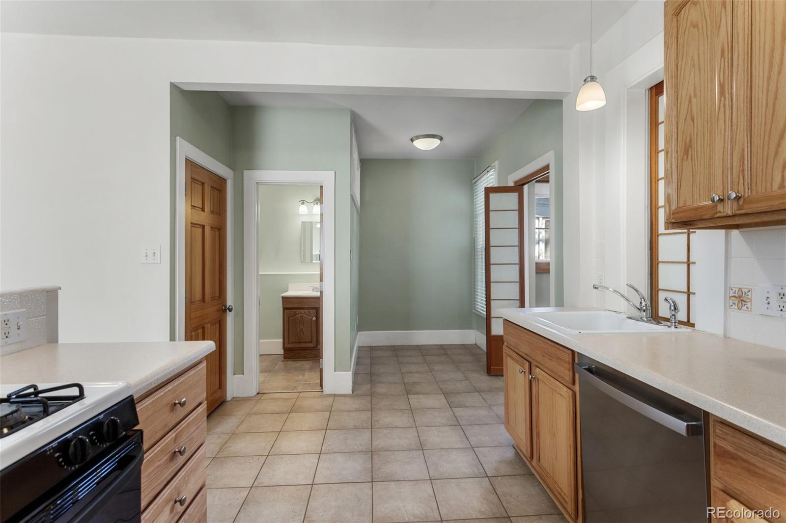 MLS Image #13 for 914 e iowa avenue,denver, Colorado