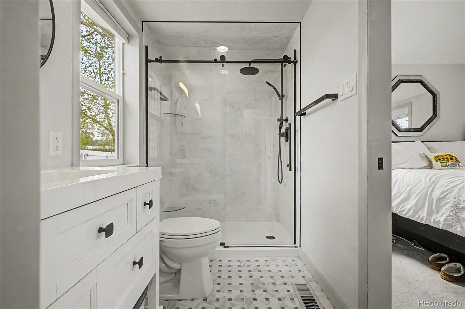 MLS Image #13 for 901 s locust street,denver, Colorado