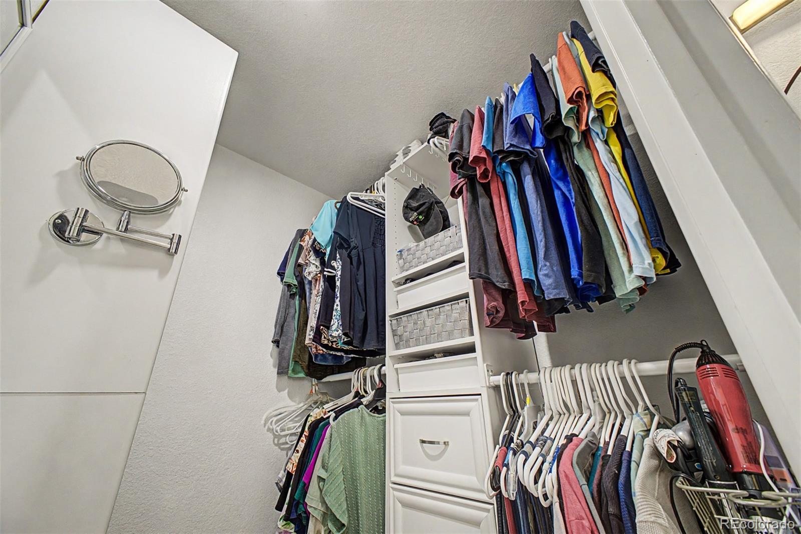 MLS Image #14 for 901 s locust street,denver, Colorado