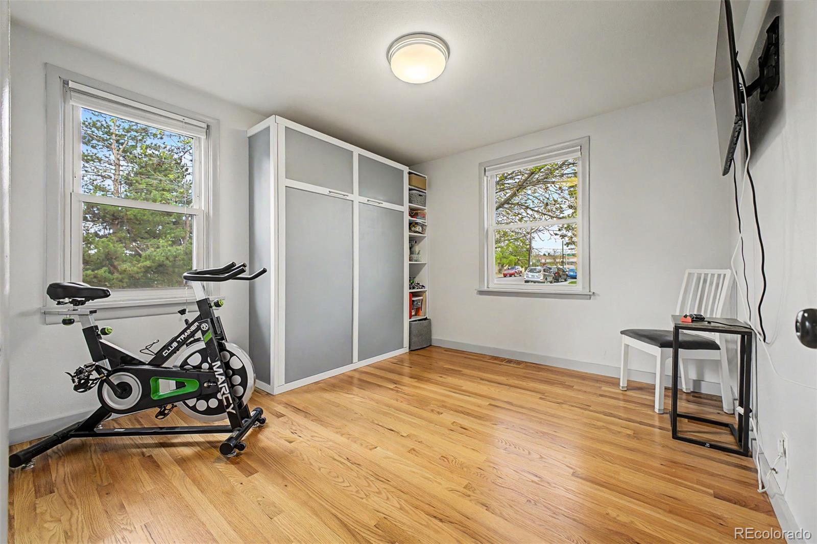 MLS Image #15 for 901 s locust street,denver, Colorado