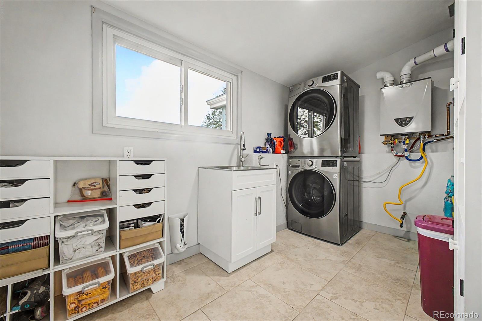 MLS Image #18 for 901 s locust street,denver, Colorado