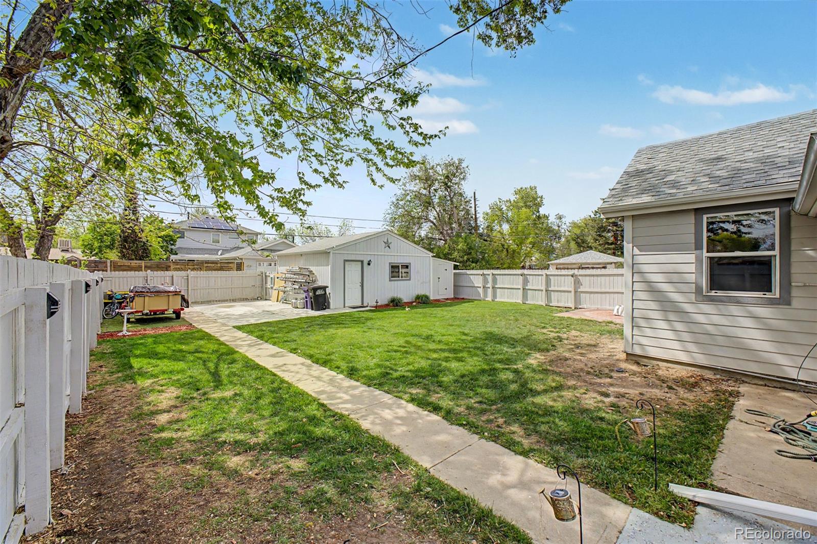 MLS Image #21 for 901 s locust street,denver, Colorado