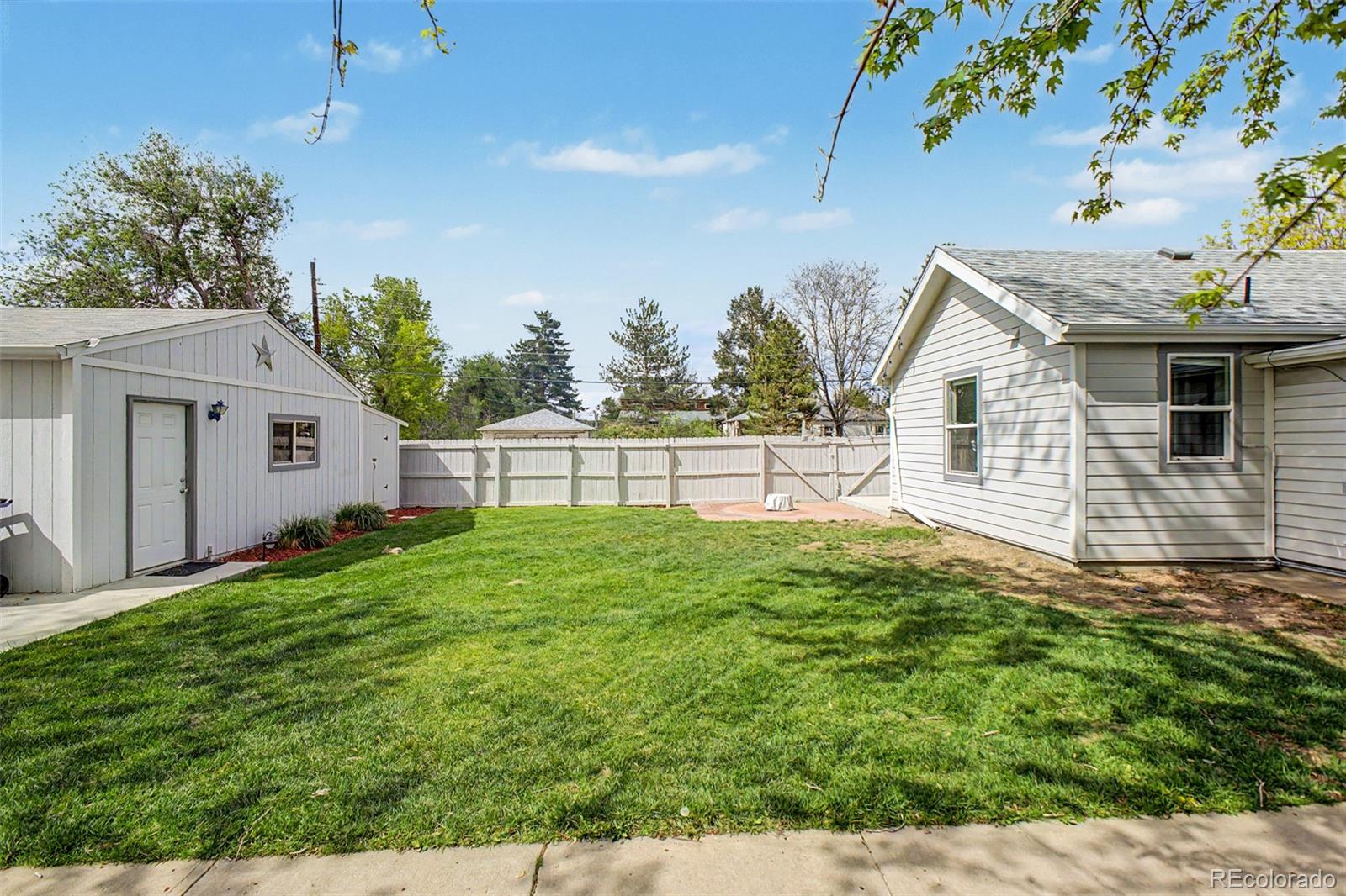 MLS Image #22 for 901 s locust street,denver, Colorado